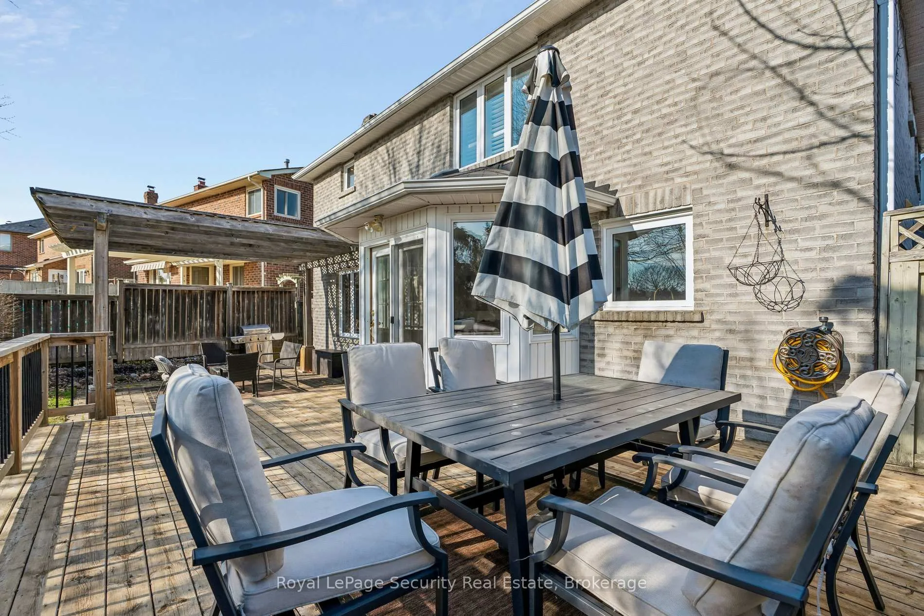 Photo 46 of 23 Fielding Drive, Aurora, Aurora Heights — HOMEH