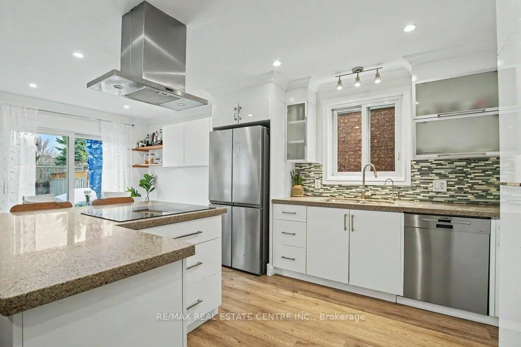Photo 2 of 32 Marisa Street, Kitchener — HOMEH