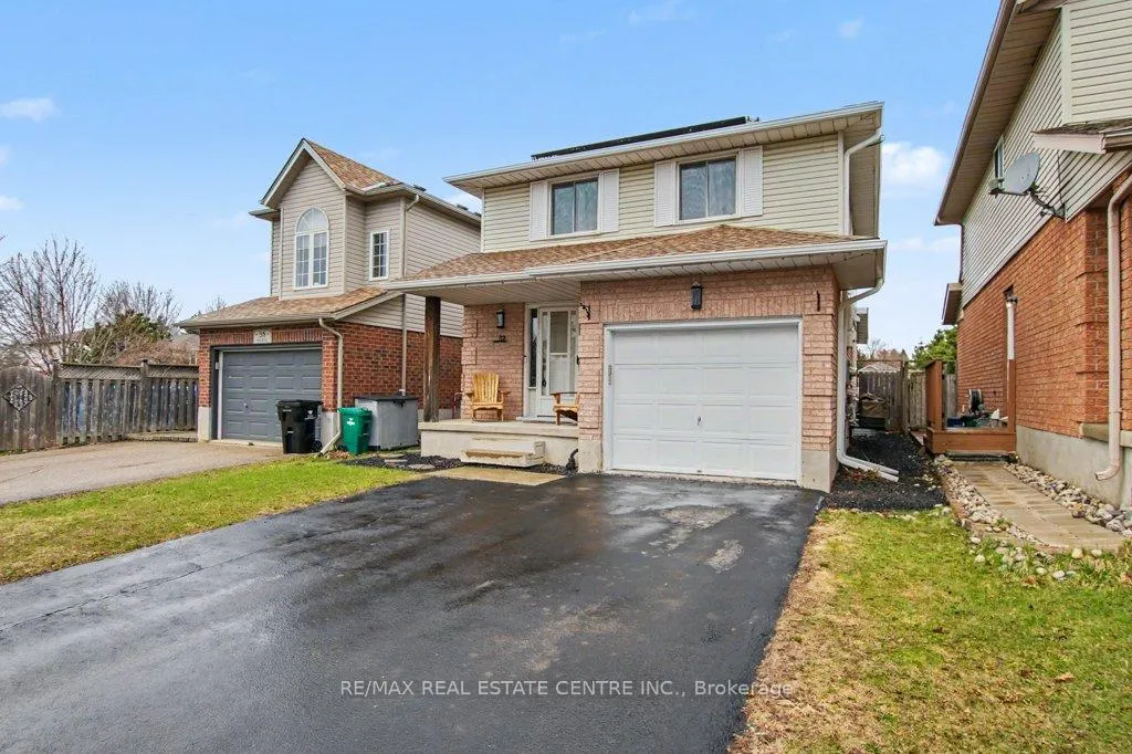 Photo 4 of 32 Marisa Street, Kitchener — HOMEH