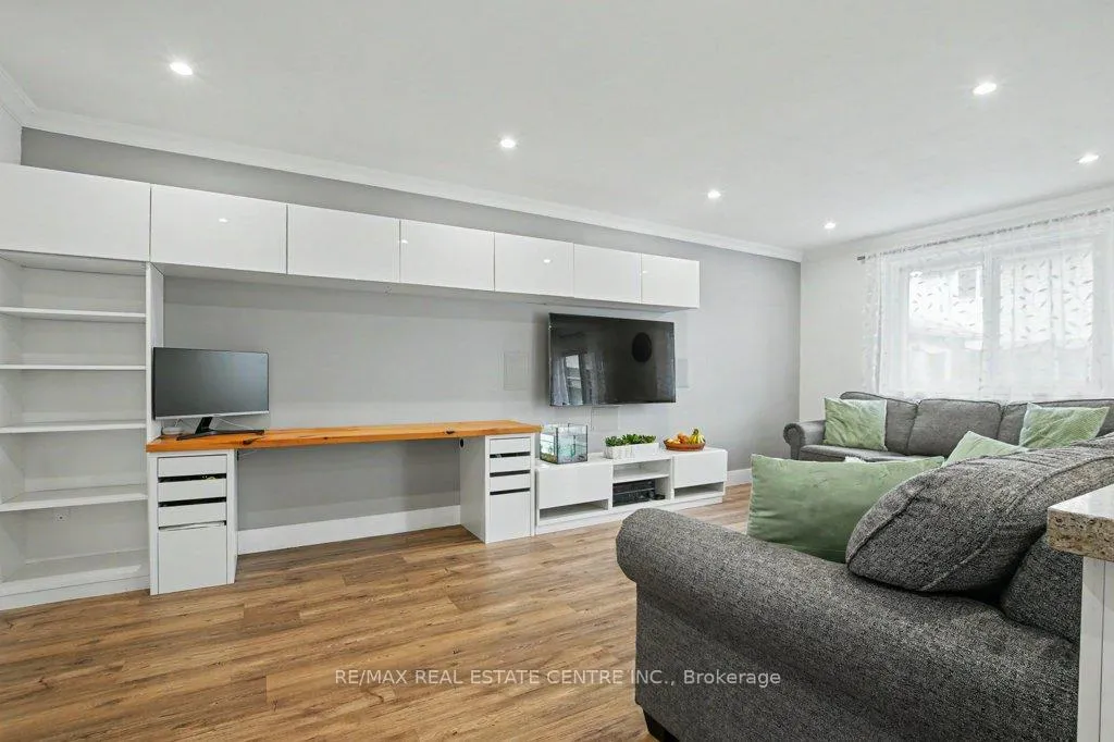 Photo 9 of 32 Marisa Street, Kitchener — HOMEH