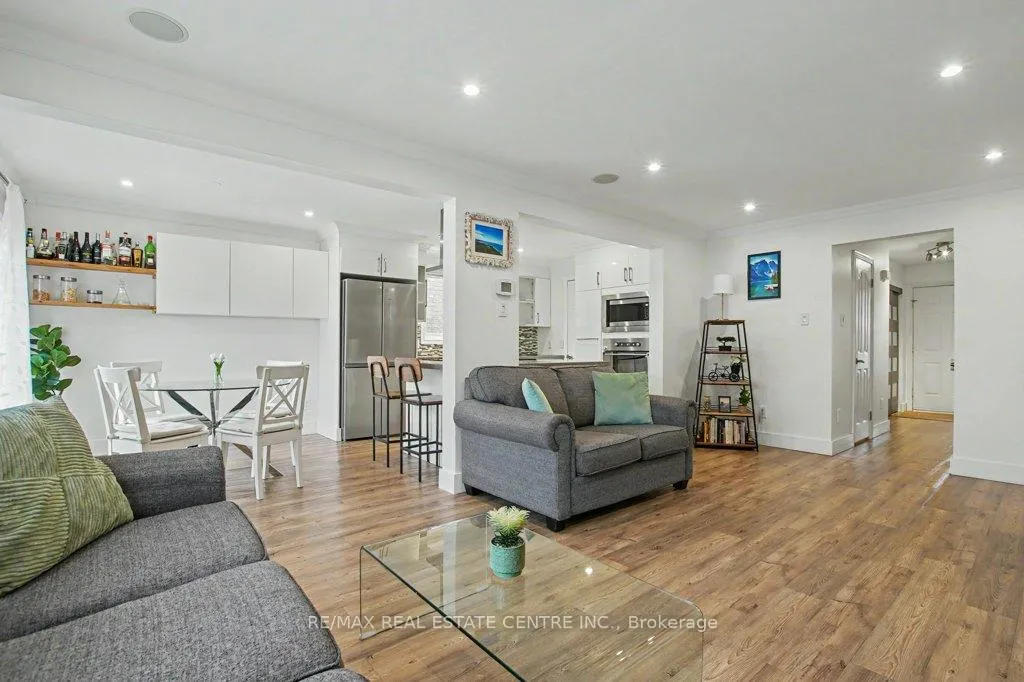 Photo 10 of 32 Marisa Street, Kitchener — HOMEH