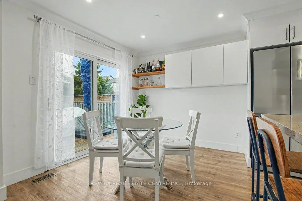 Photo 13 of 32 Marisa Street, Kitchener — HOMEH