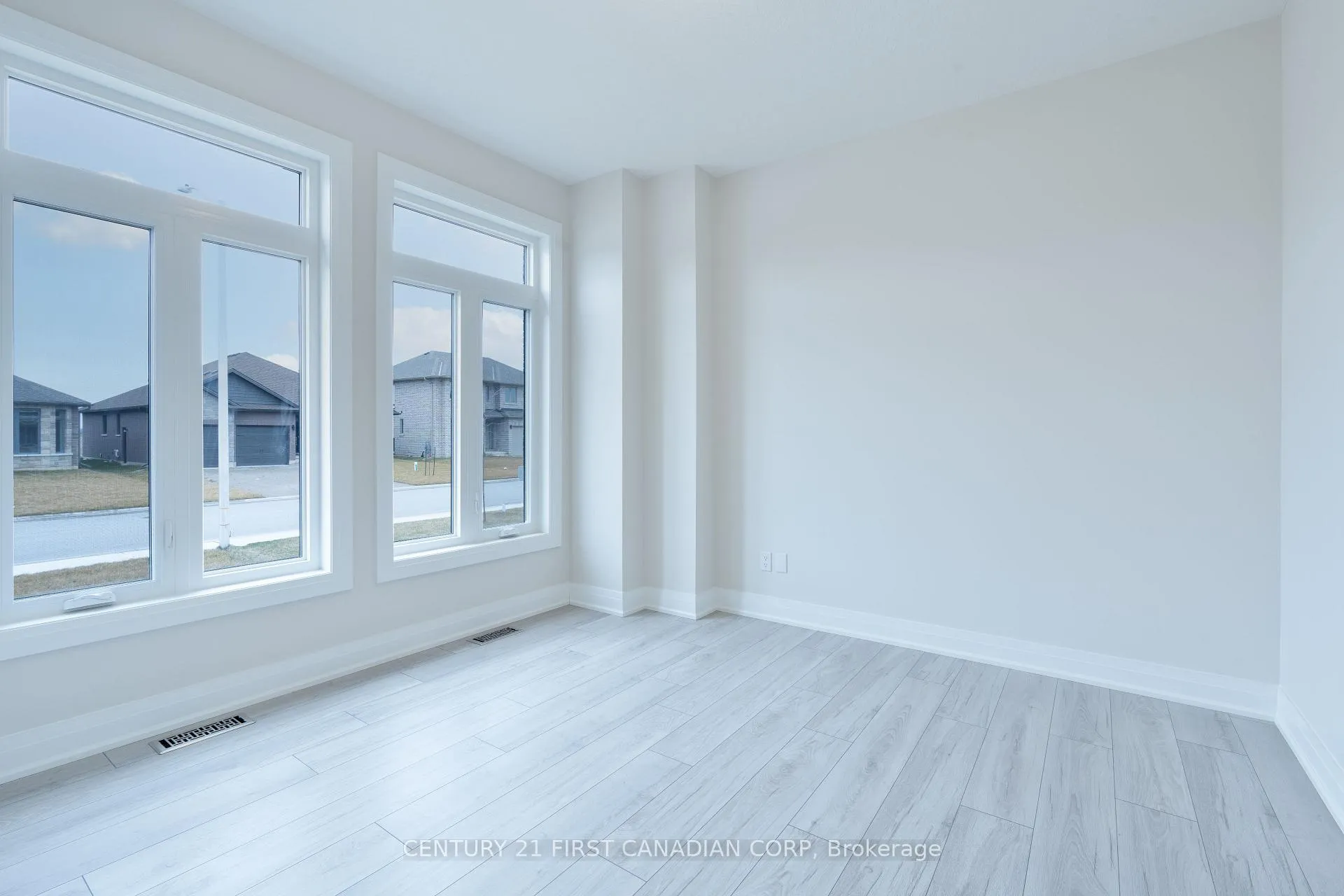 Photo 5 of 241 Leitch Street, Dutton/Dunwich, Dutton — HOMEH