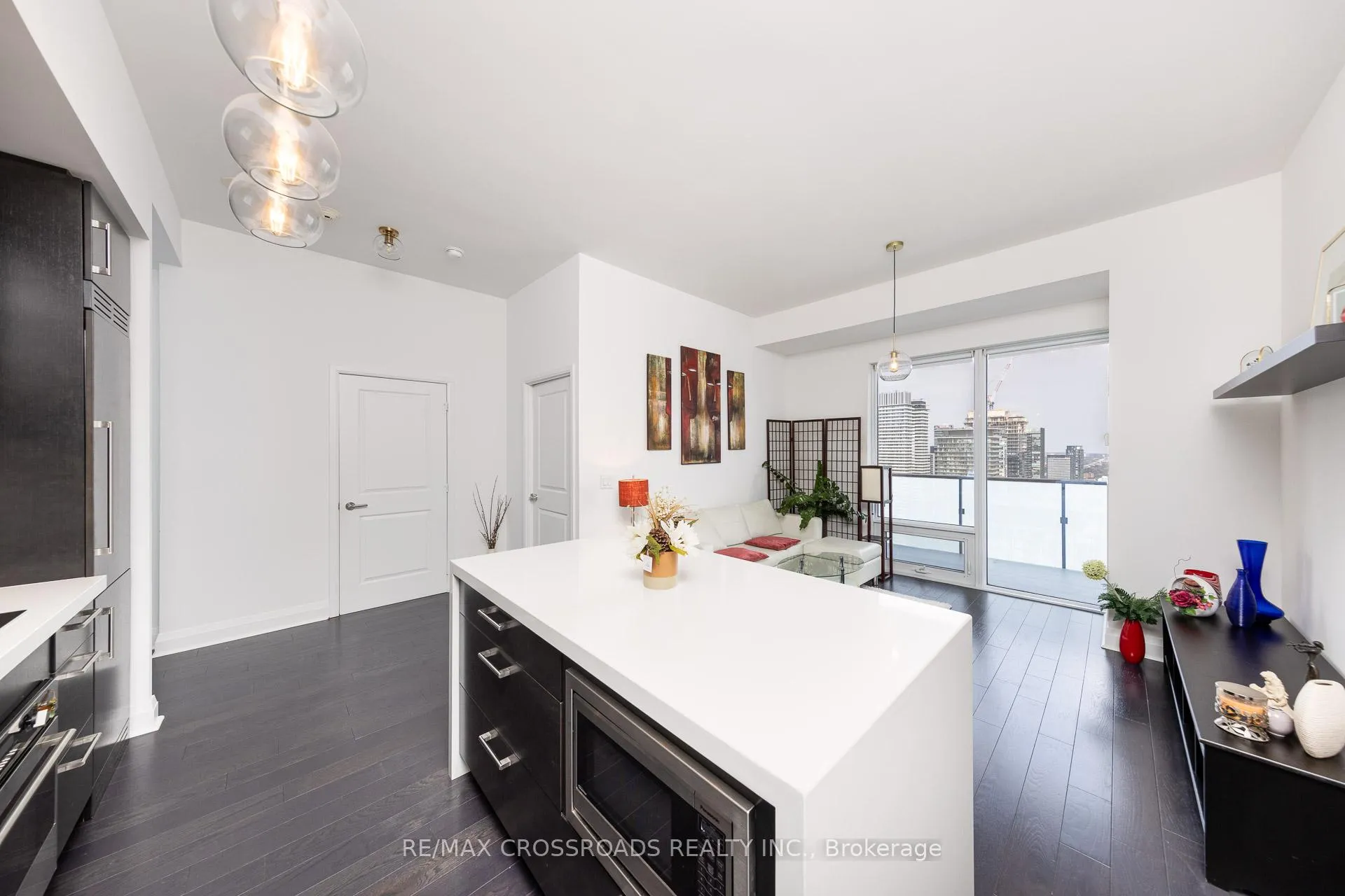 Photo 5 of Unit 4509, 1080 Bay Street, Toronto, Bay Street Corridor — HOMEH