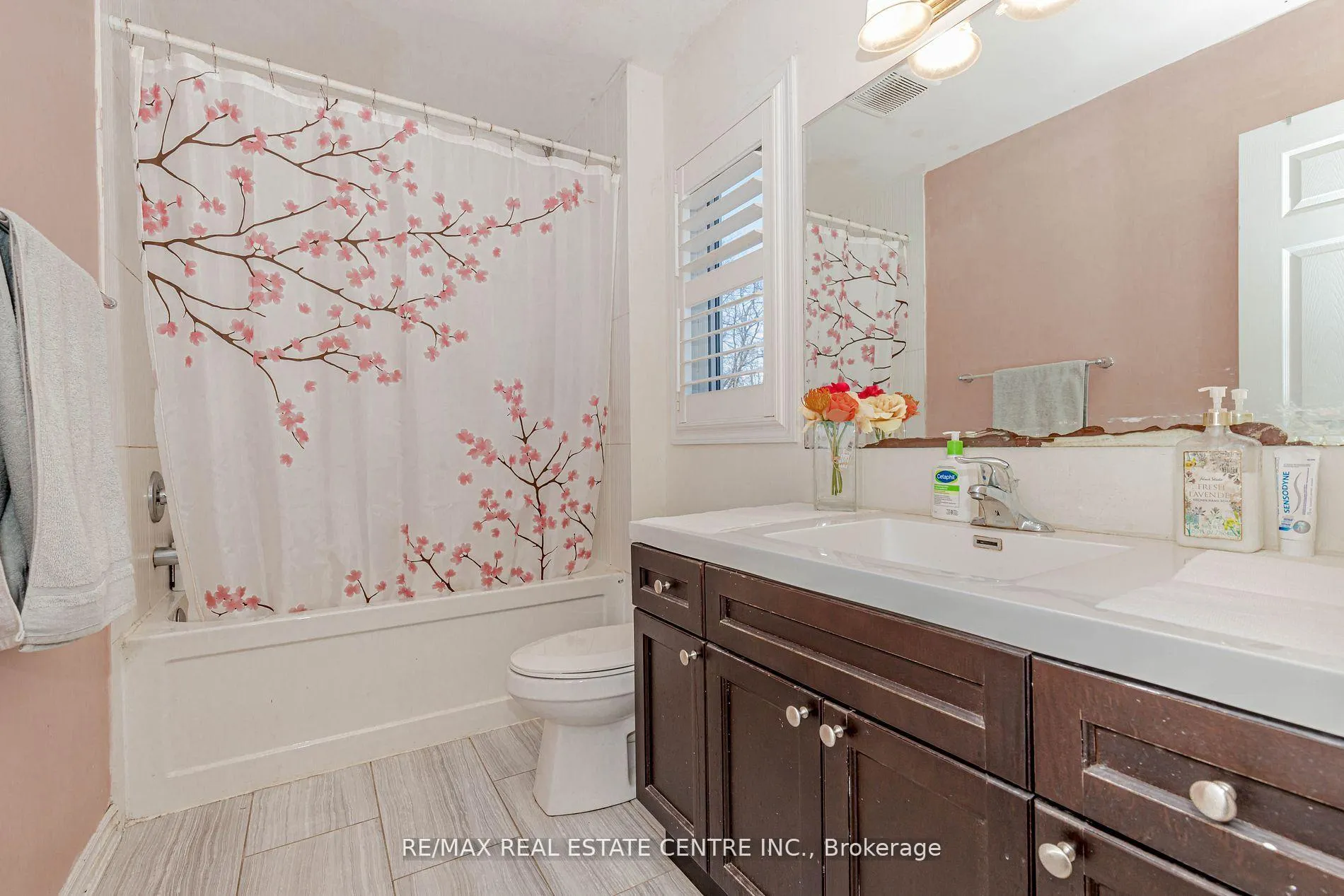 Photo 19 of 340 Shady Glen Crescent, Kitchener — HOMEH