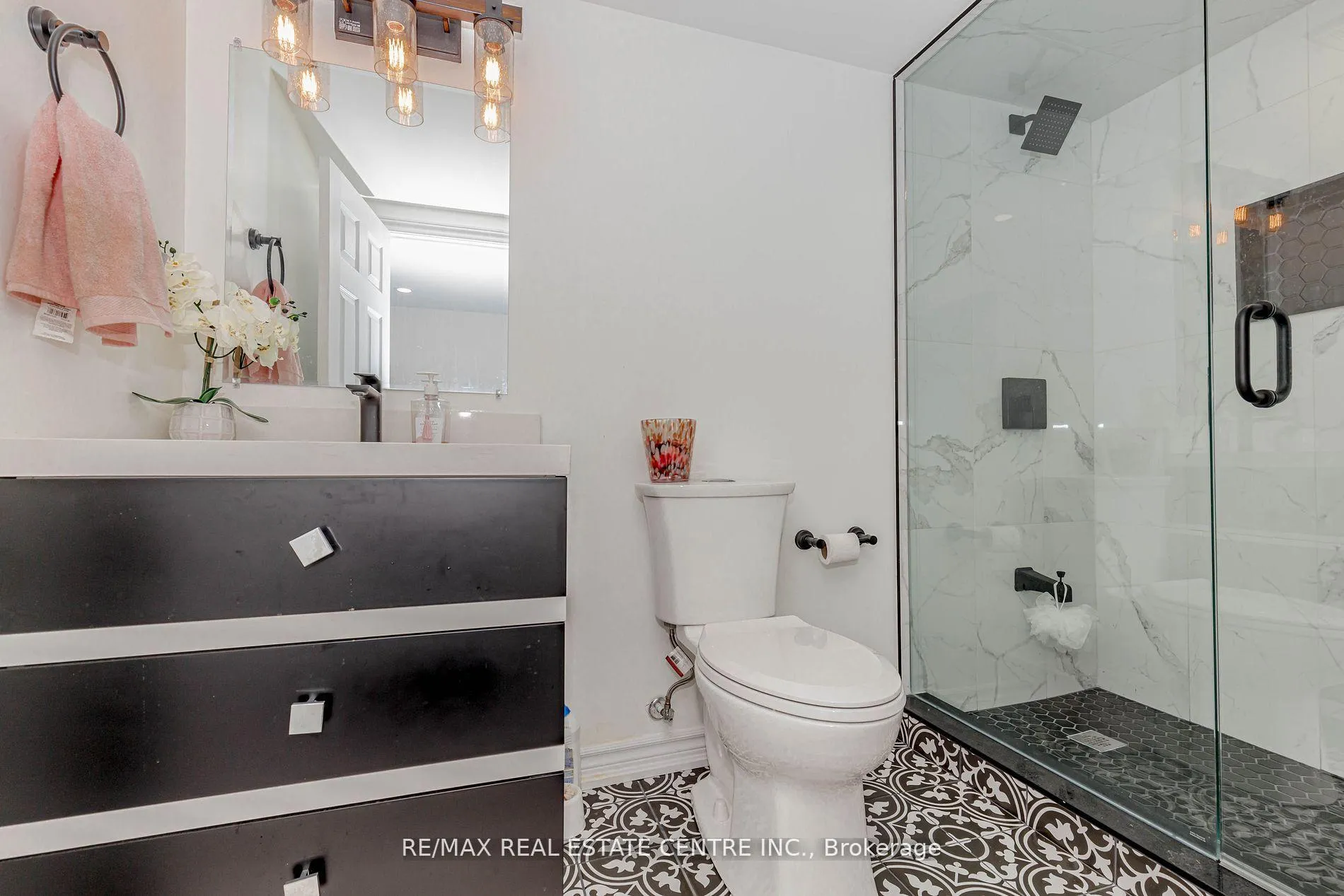 Photo 35 of 340 Shady Glen Crescent, Kitchener — HOMEH