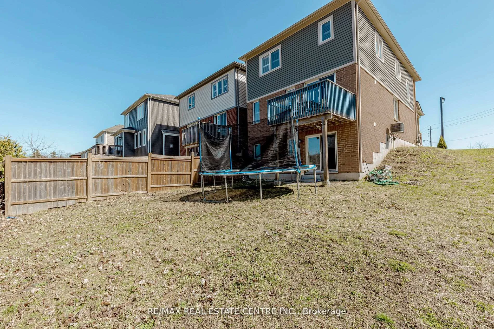 Photo 38 of 340 Shady Glen Crescent, Kitchener — HOMEH