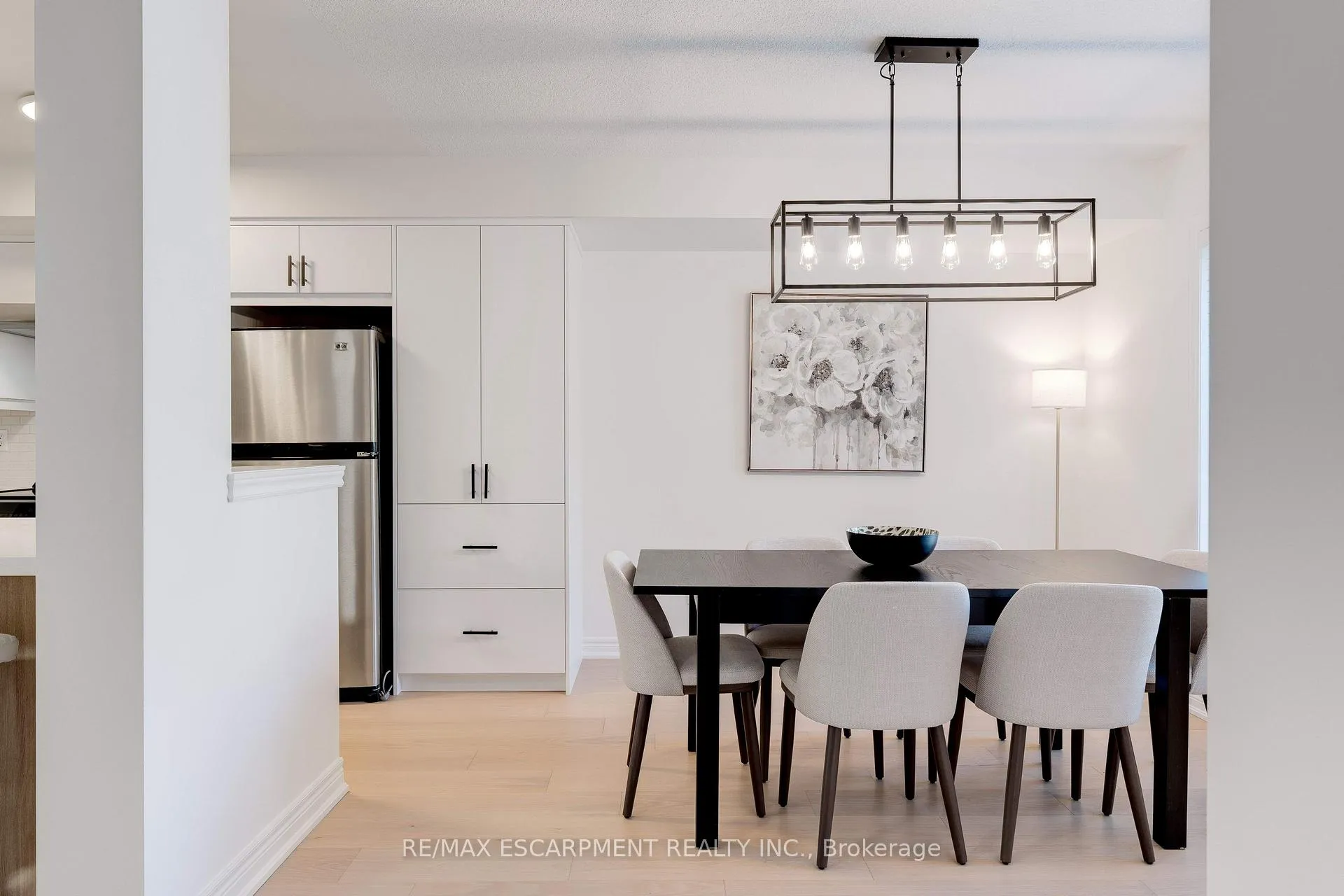Photo 16 of 628 Garibaldi Common, Burlington, Shoreacres — HOMEH