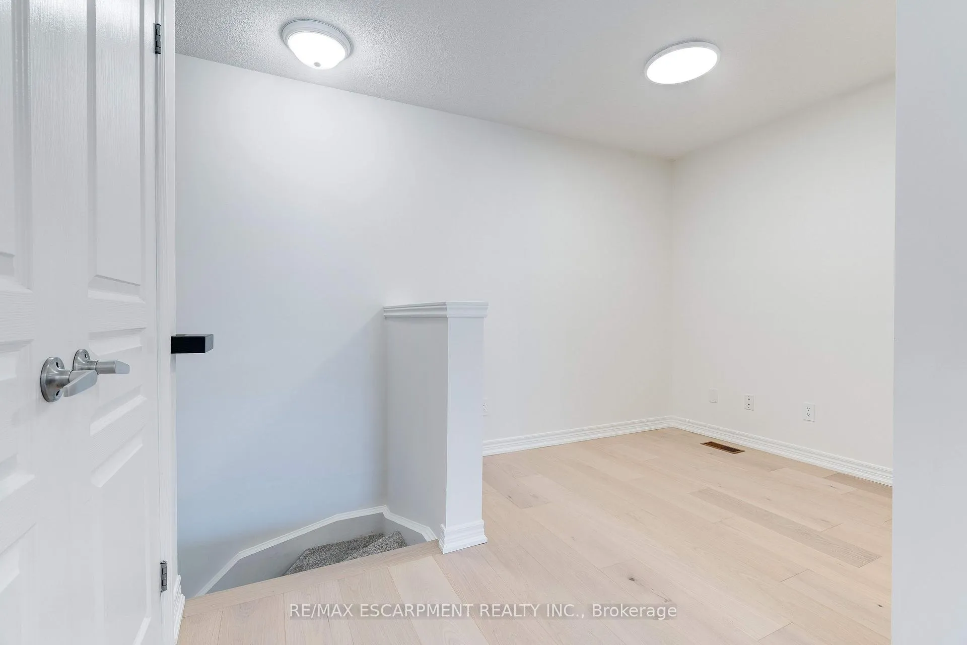 Photo 24 of 628 Garibaldi Common, Burlington, Shoreacres — HOMEH