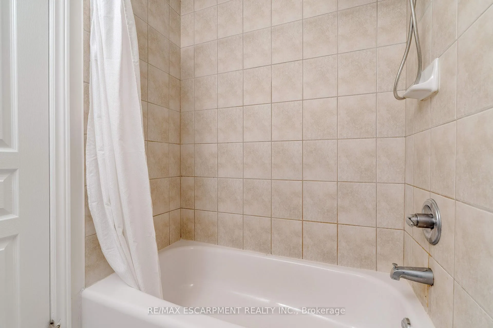 Photo 31 of 628 Garibaldi Common, Burlington, Shoreacres — HOMEH