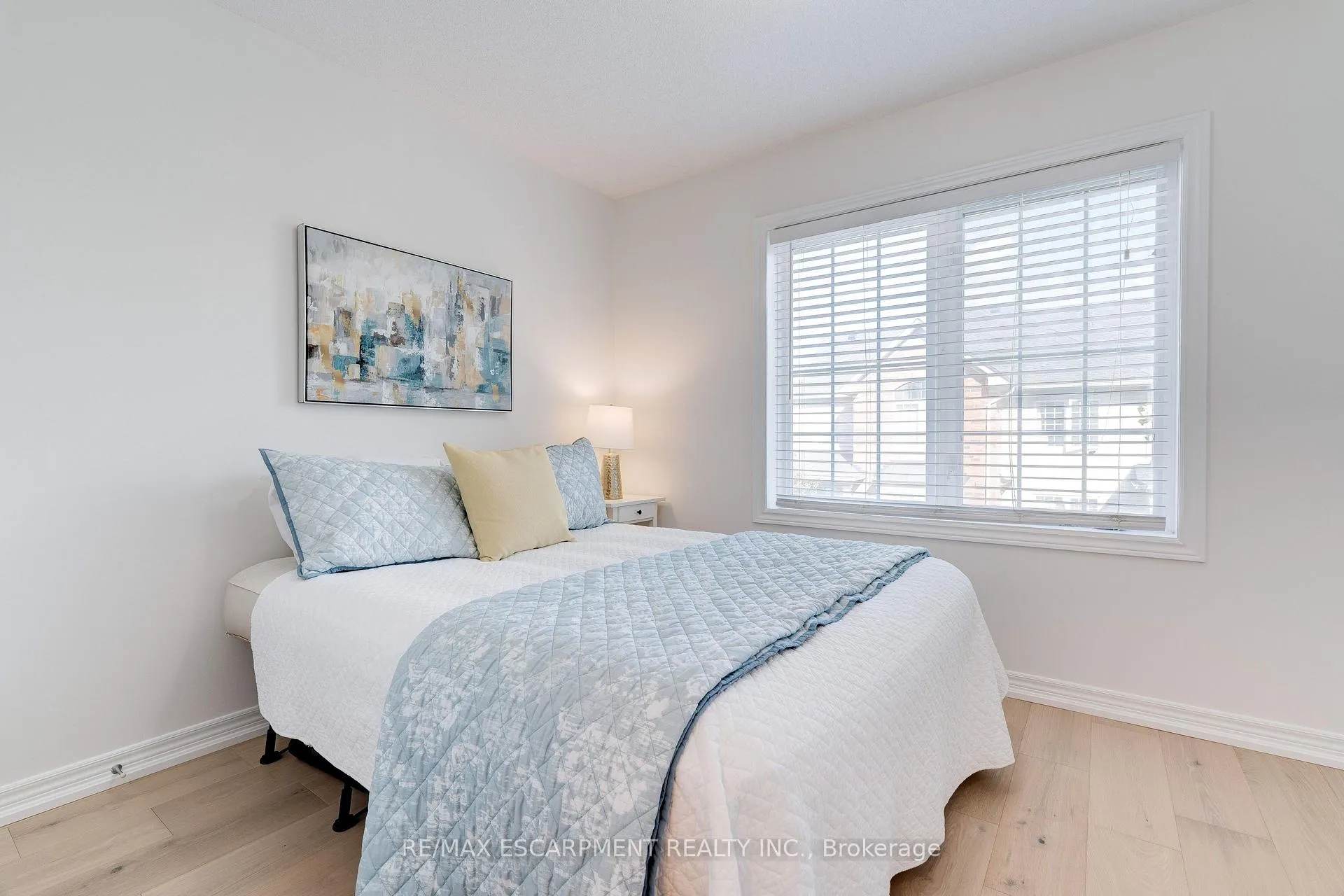 Photo 32 of 628 Garibaldi Common, Burlington, Shoreacres — HOMEH