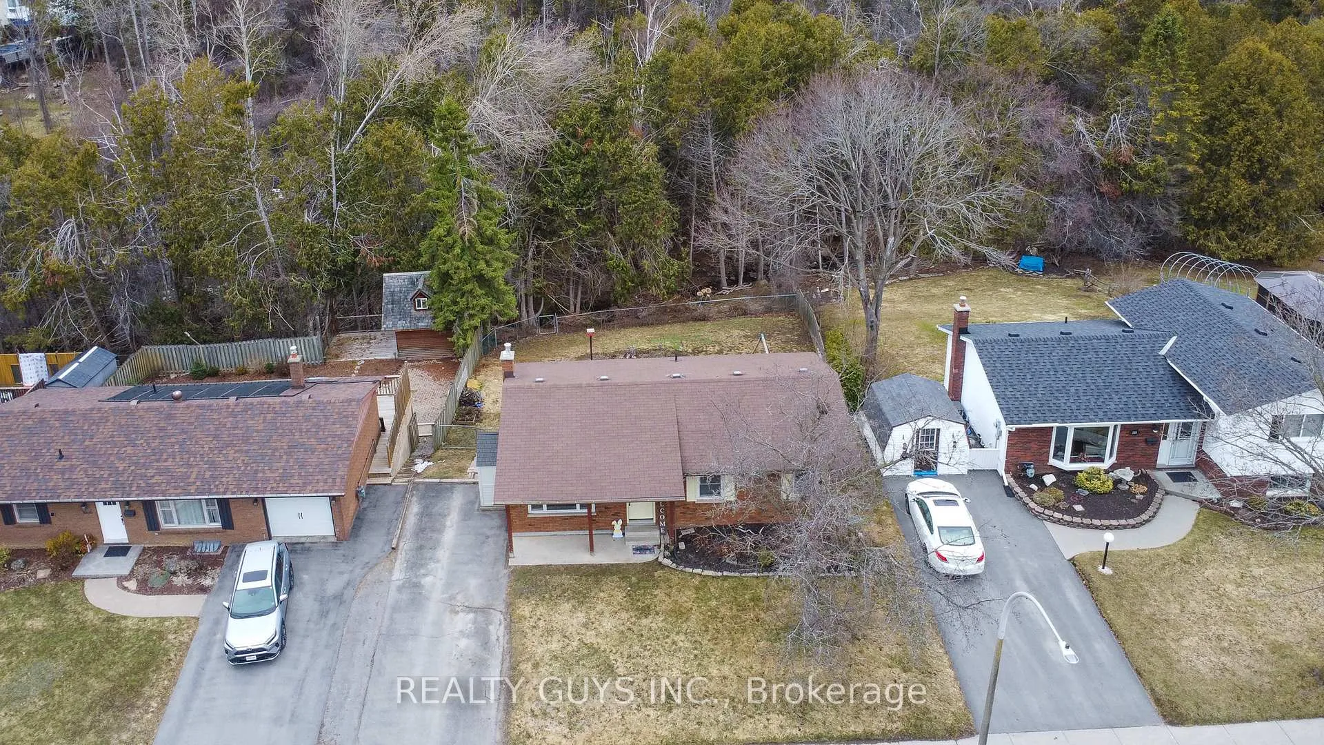 Photo 3 of 1594 Redwood Drive, Peterborough, Monaghan Ward 2 — HOMEH