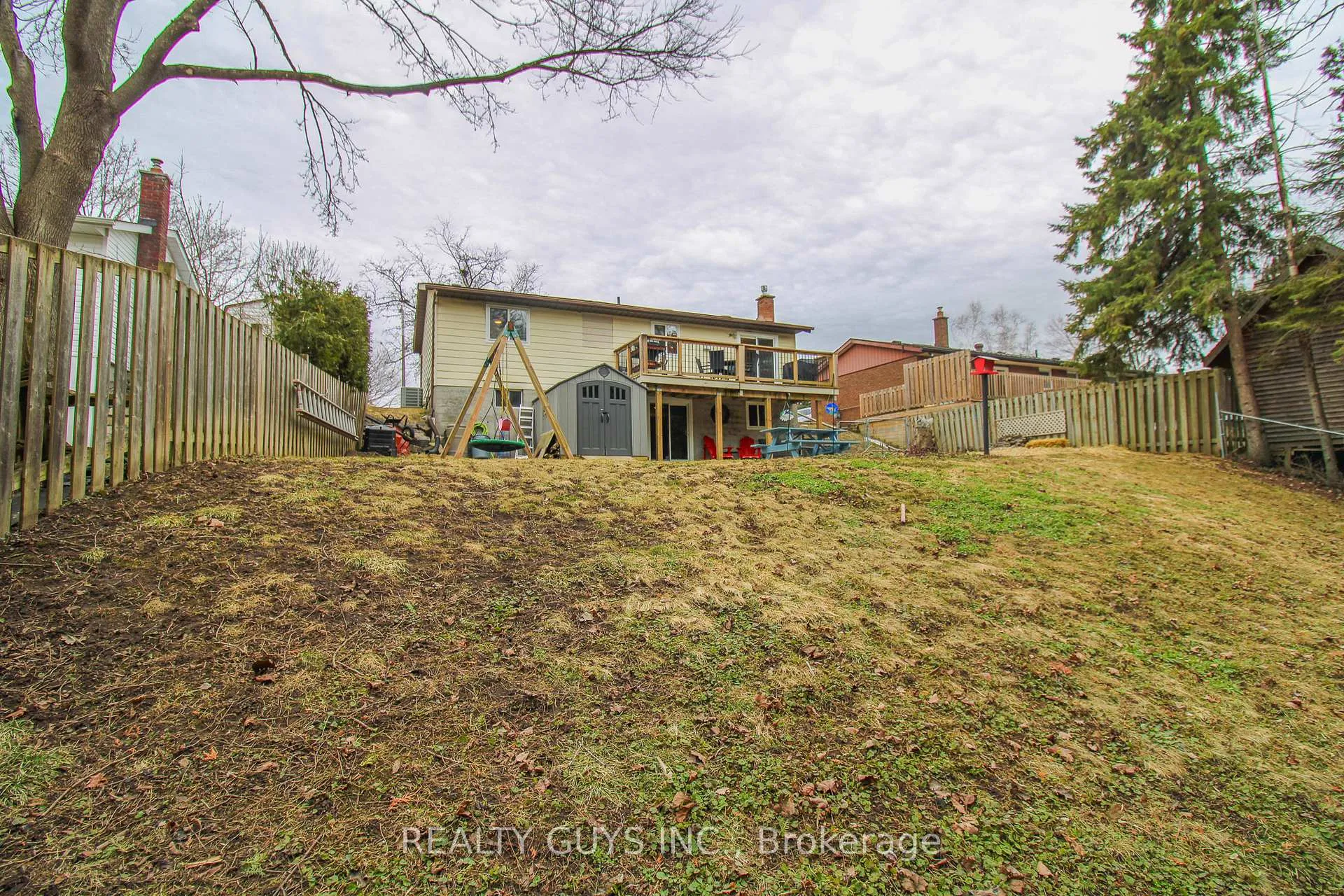 Photo 11 of 1594 Redwood Drive, Peterborough, Monaghan Ward 2 — HOMEH