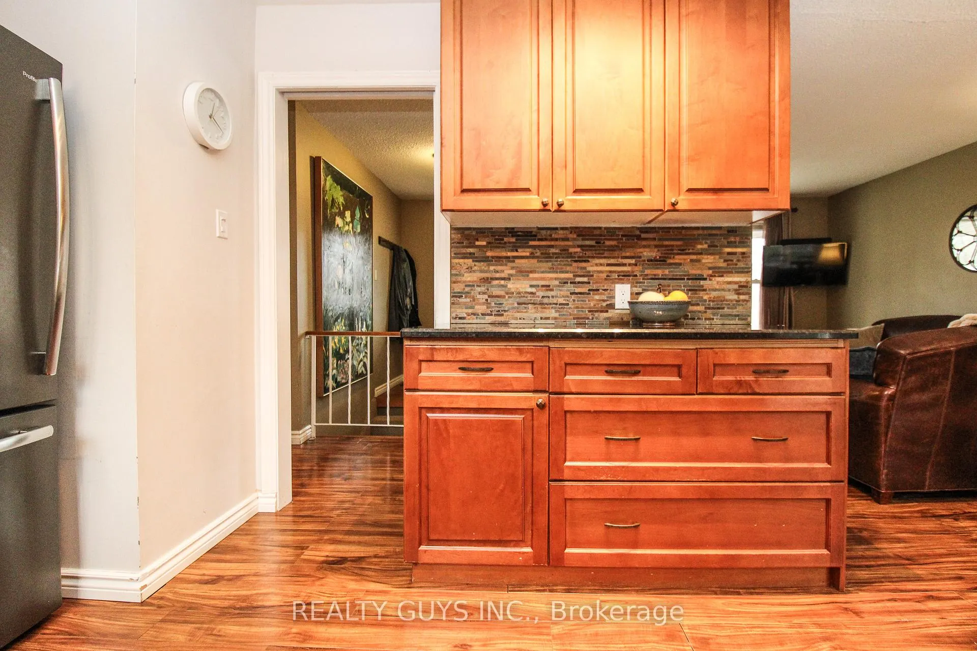 Photo 24 of 1594 Redwood Drive, Peterborough, Monaghan Ward 2 — HOMEH