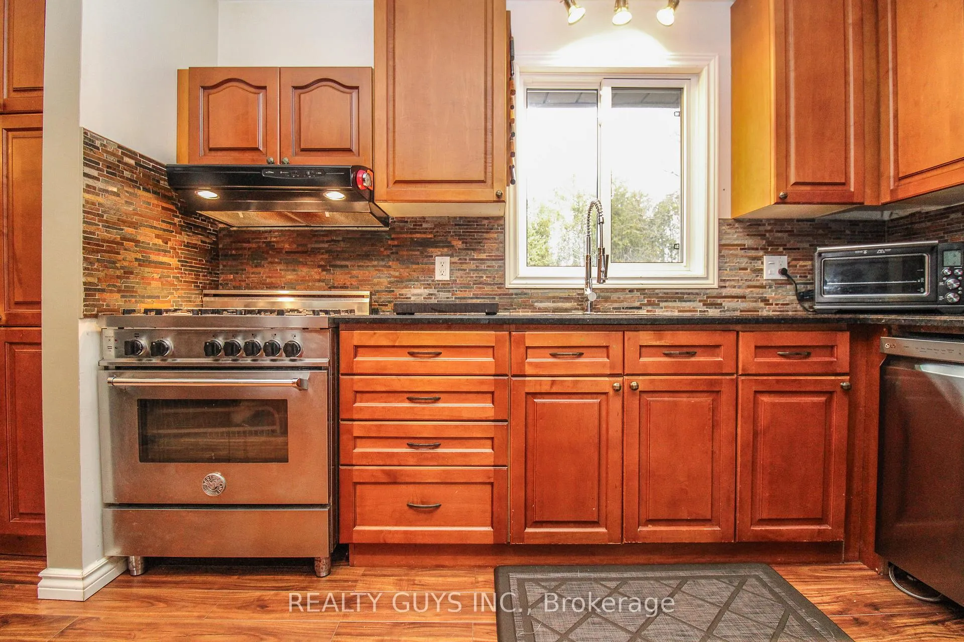 Photo 25 of 1594 Redwood Drive, Peterborough, Monaghan Ward 2 — HOMEH