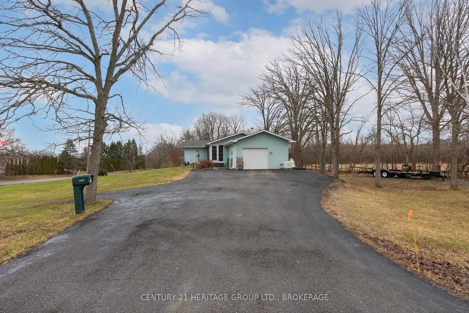 Photo 2 of 5453 Petworth Road, Frontenac, Frontenac South — HOMEH