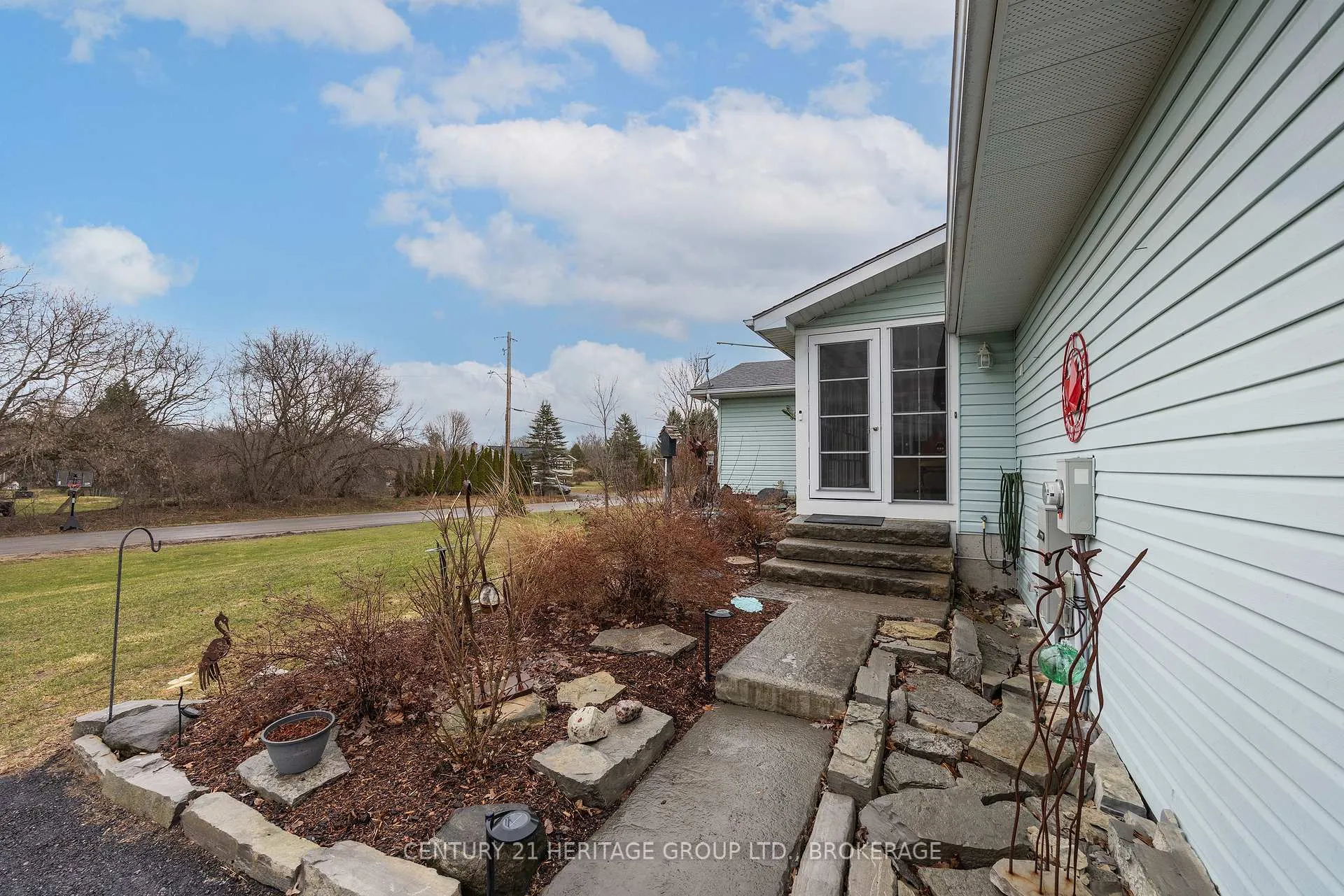 Photo 3 of 5453 Petworth Road, Frontenac, Frontenac South — HOMEH