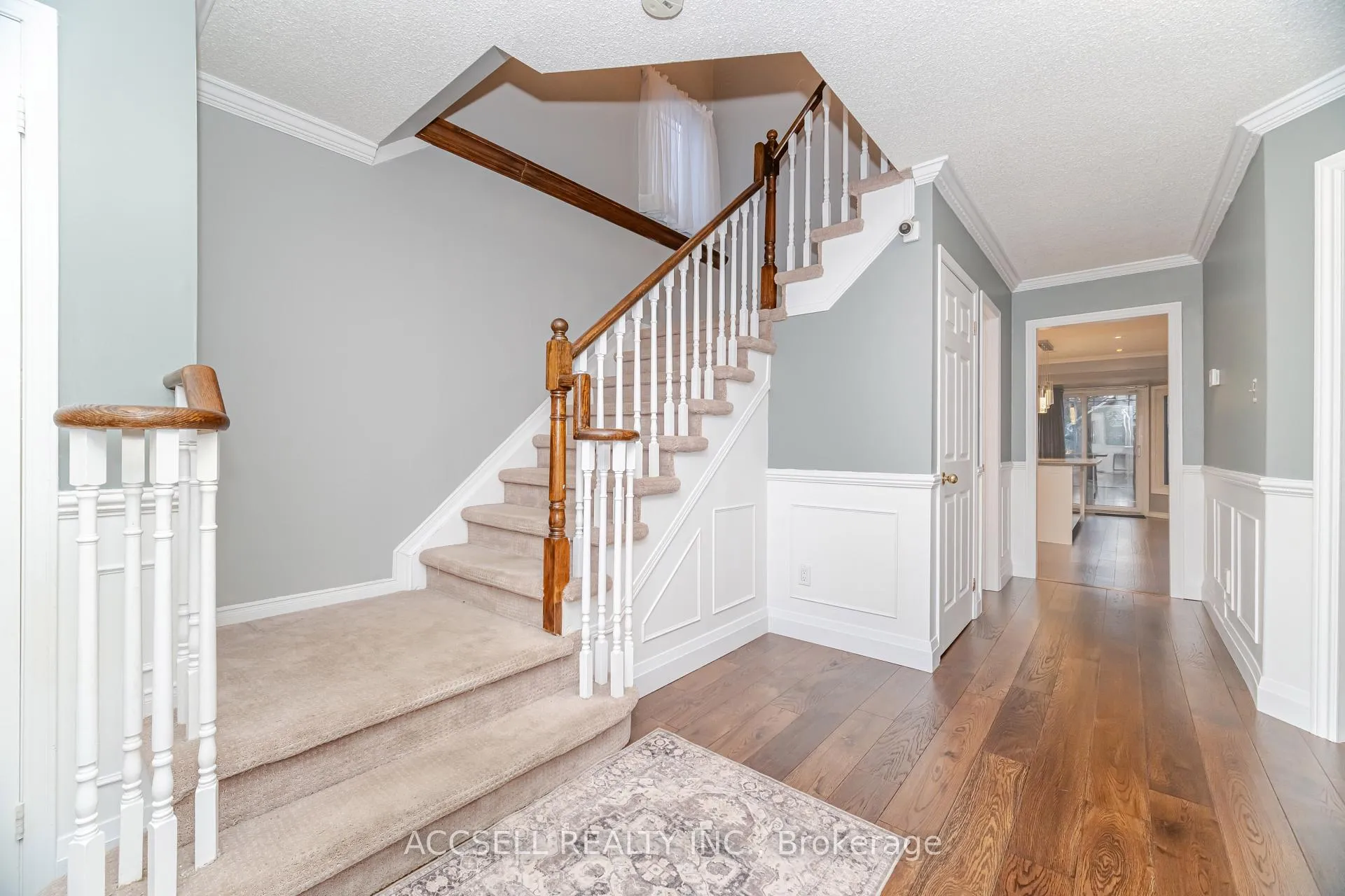 Photo 23 of 3 Longyear Drive, Hamilton, Waterdown — HOMEH