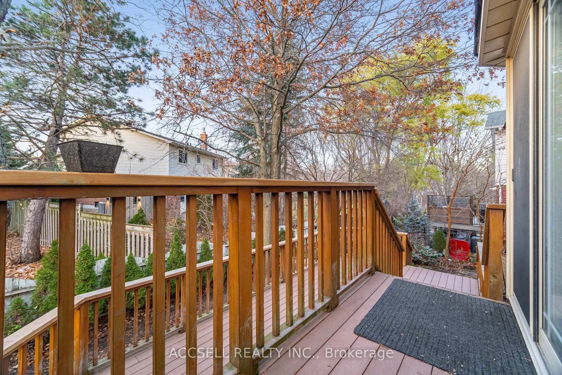 Photo 42 of 3 Longyear Drive, Hamilton, Waterdown — HOMEH
