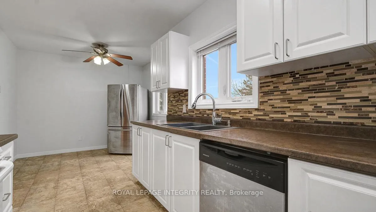 Photo 10 of 1563 Thurlow Street, Ottawa, Fallingbrook/Ridgemount — HOMEH