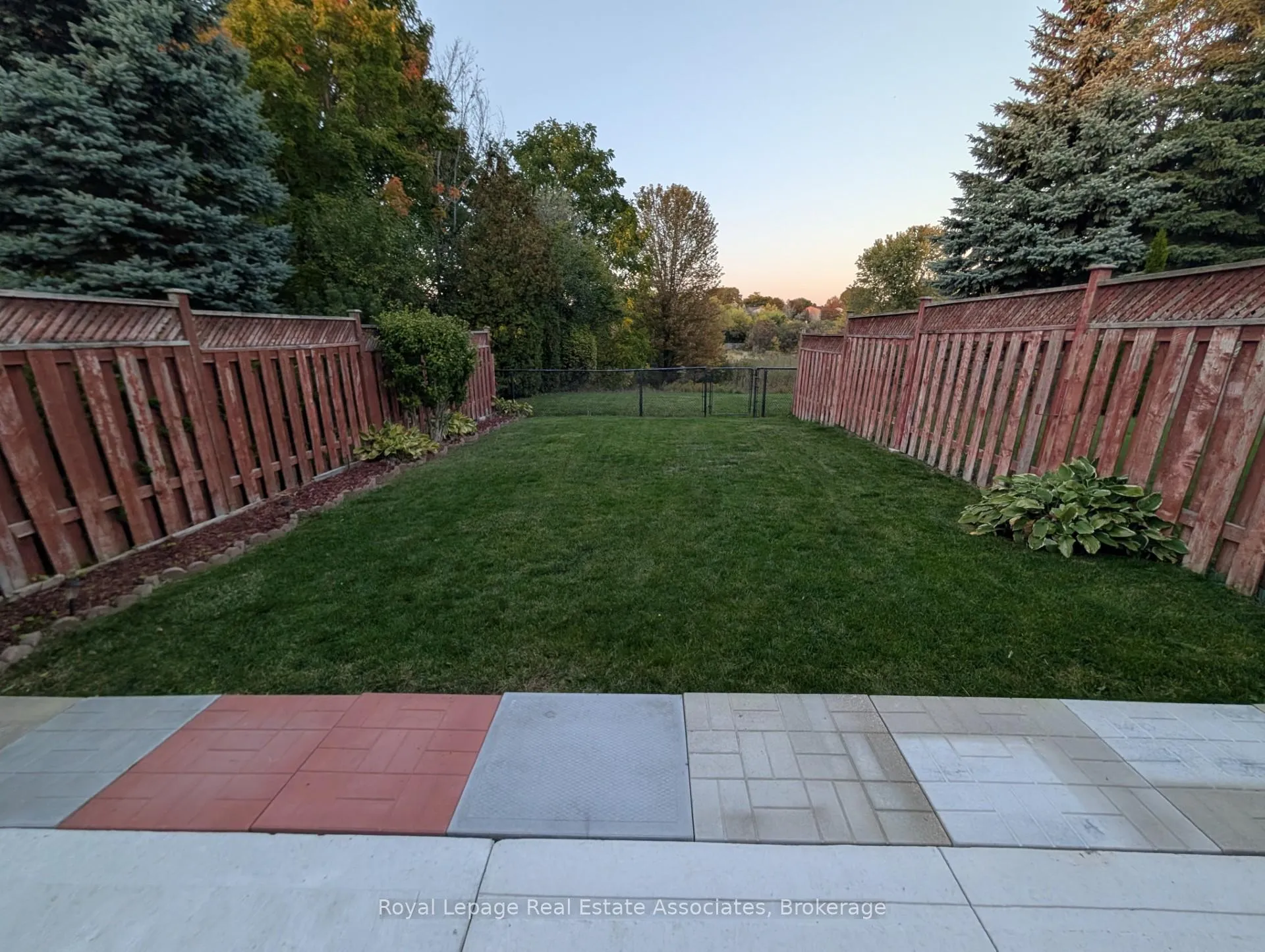 Photo 9 of Unit Upper, 122 Pressed Brick Drive, Brampton, Brampton North — HOMEH