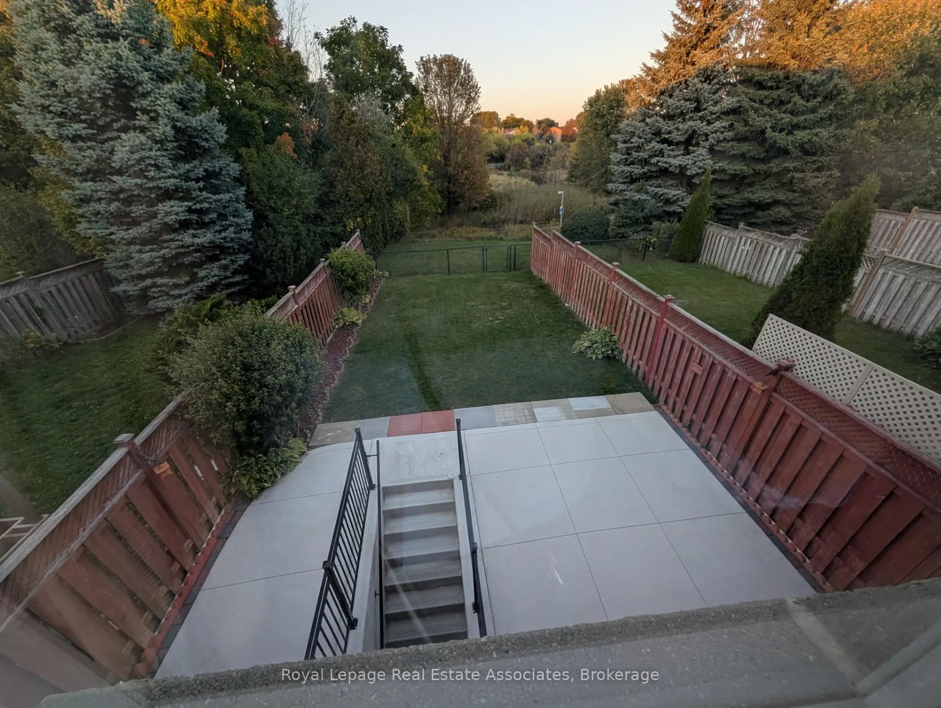 Photo 10 of Unit Upper, 122 Pressed Brick Drive, Brampton, Brampton North — HOMEH