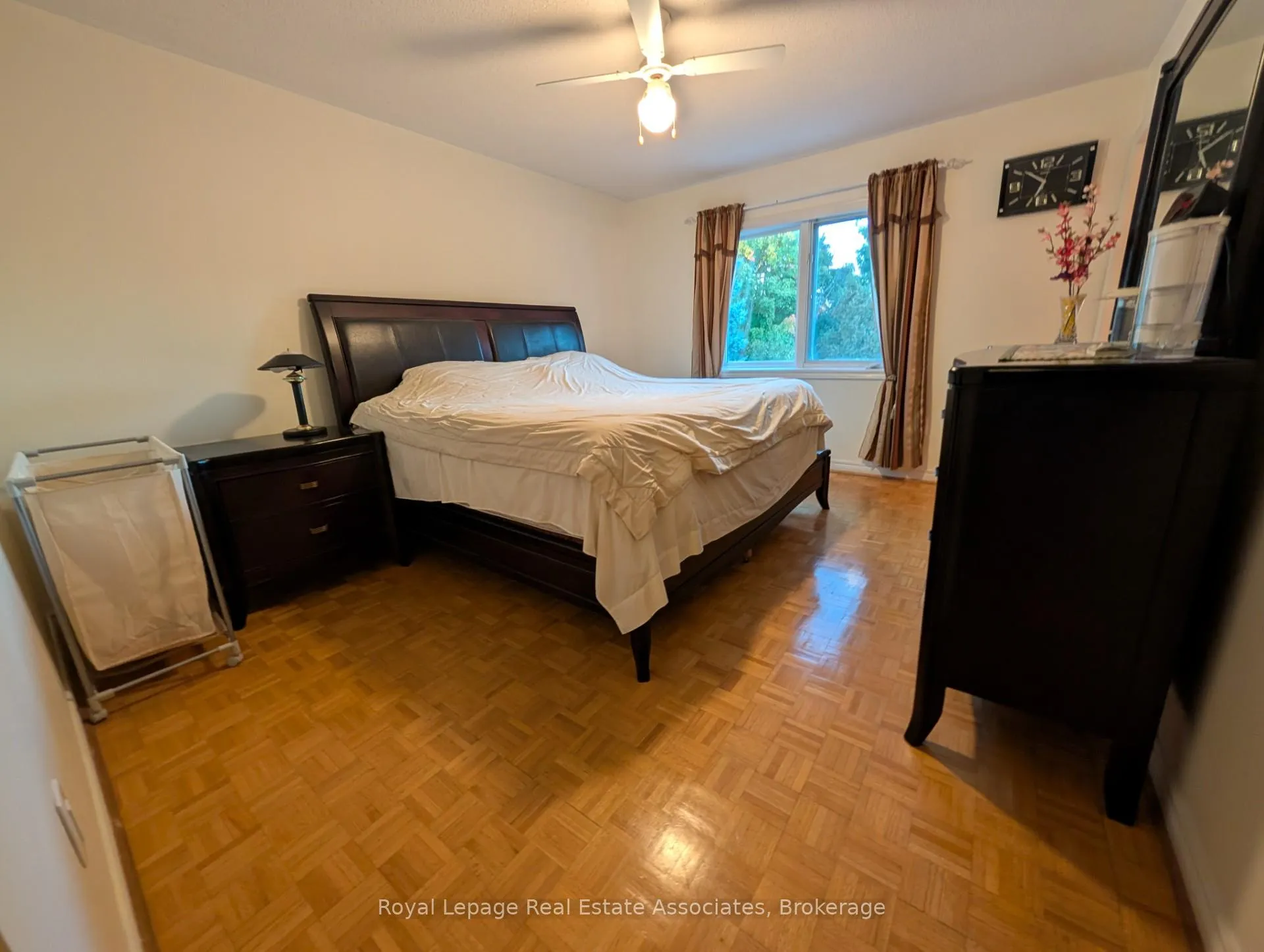 Photo 11 of Unit Upper, 122 Pressed Brick Drive, Brampton, Brampton North — HOMEH
