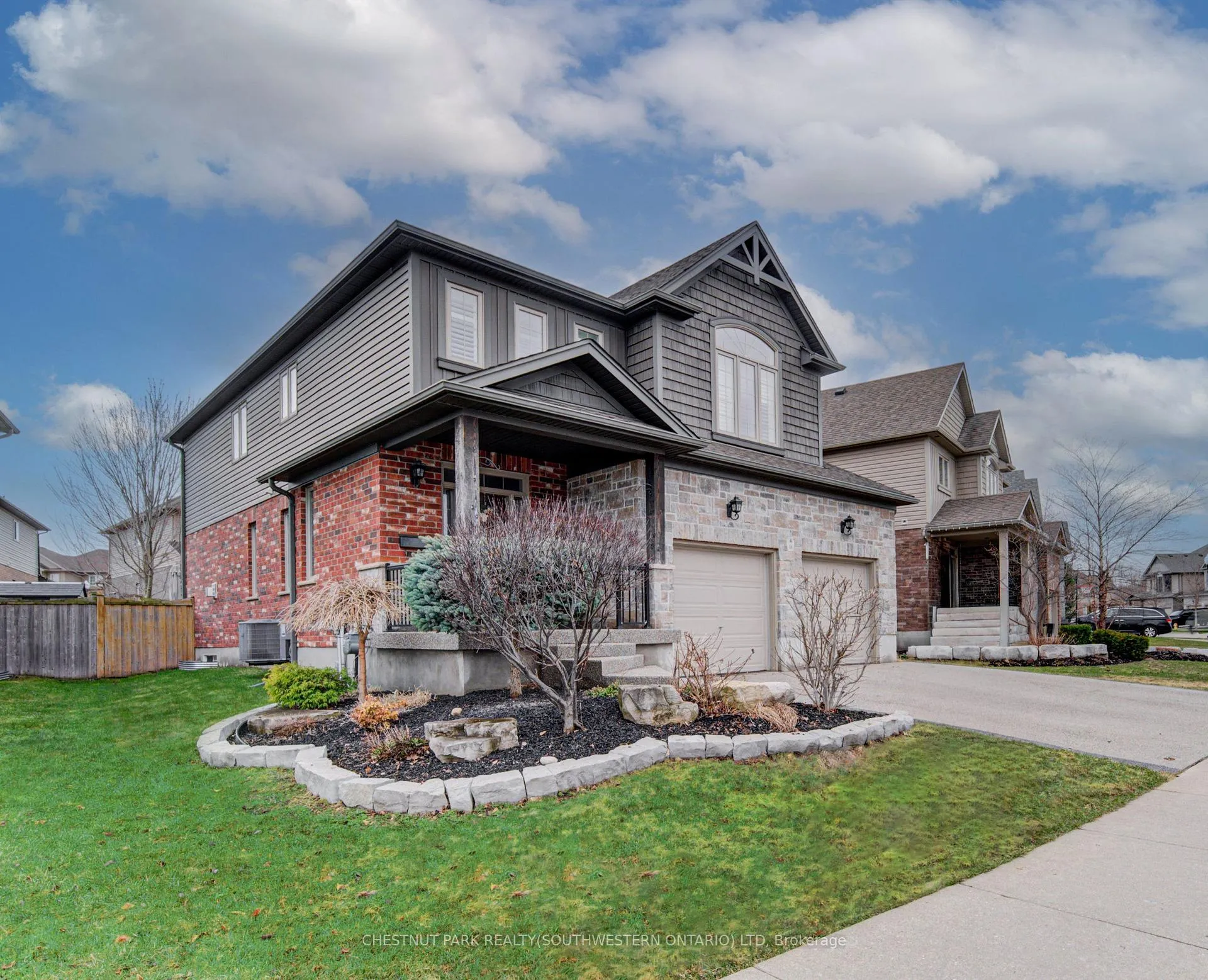 Photo 3 of 58 eden oak Trail, Kitchener, Grand River South — HOMEH