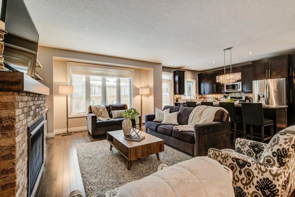 Photo 11 of 58 eden oak Trail, Kitchener, Grand River South — HOMEH