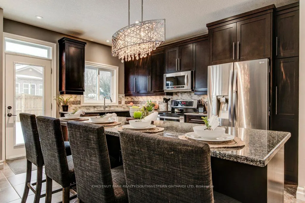 Photo 16 of 58 eden oak Trail, Kitchener, Grand River South — HOMEH