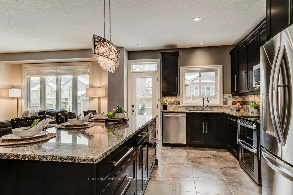 Photo 17 of 58 eden oak Trail, Kitchener, Grand River South — HOMEH