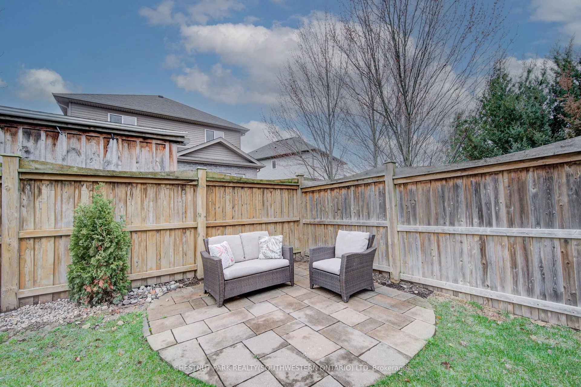 Photo 44 of 58 eden oak Trail, Kitchener, Grand River South — HOMEH