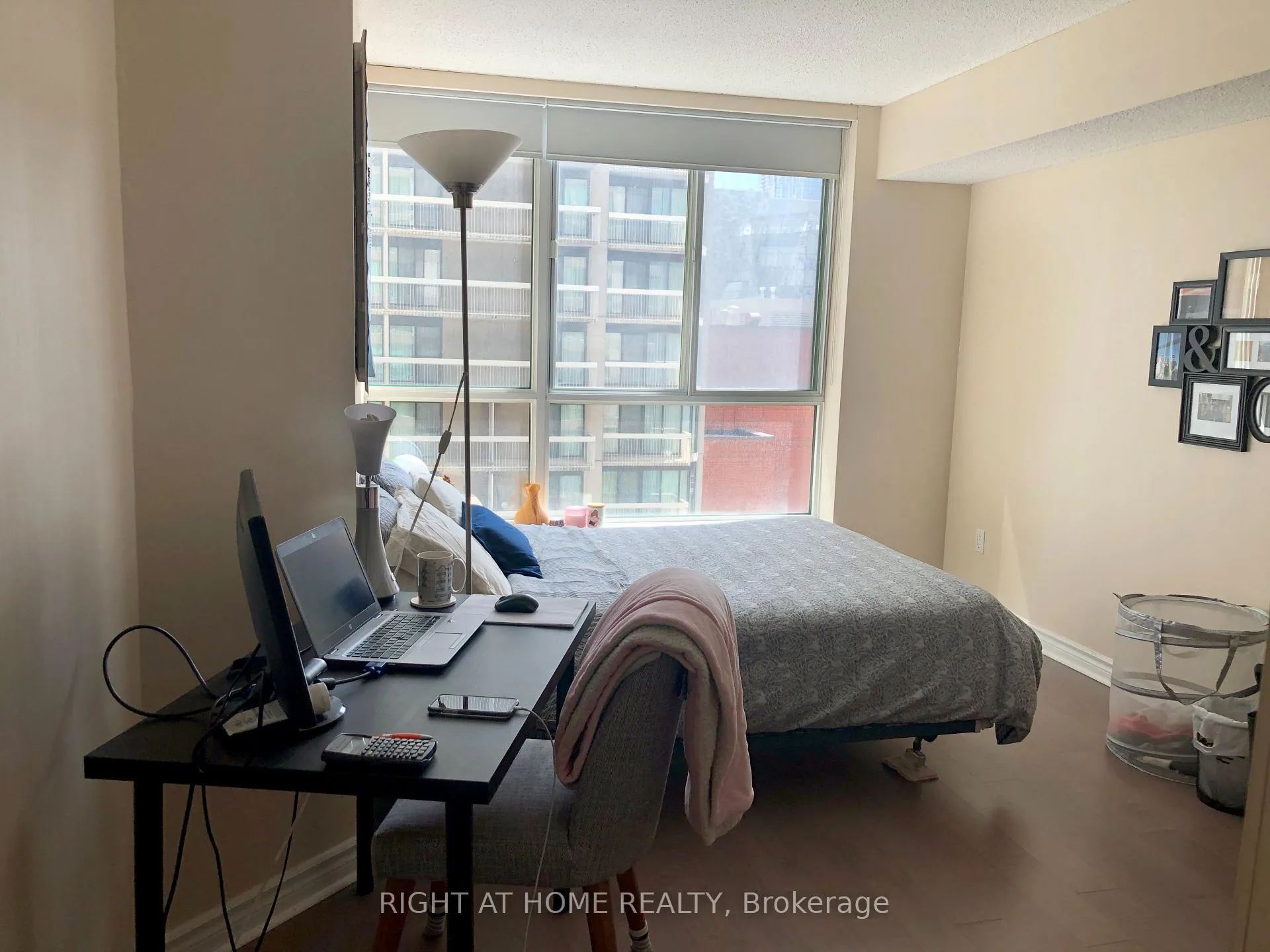 Photo 6 of Unit 906, 38 Elm Street, Toronto, Bay Street Corridor — HOMEH