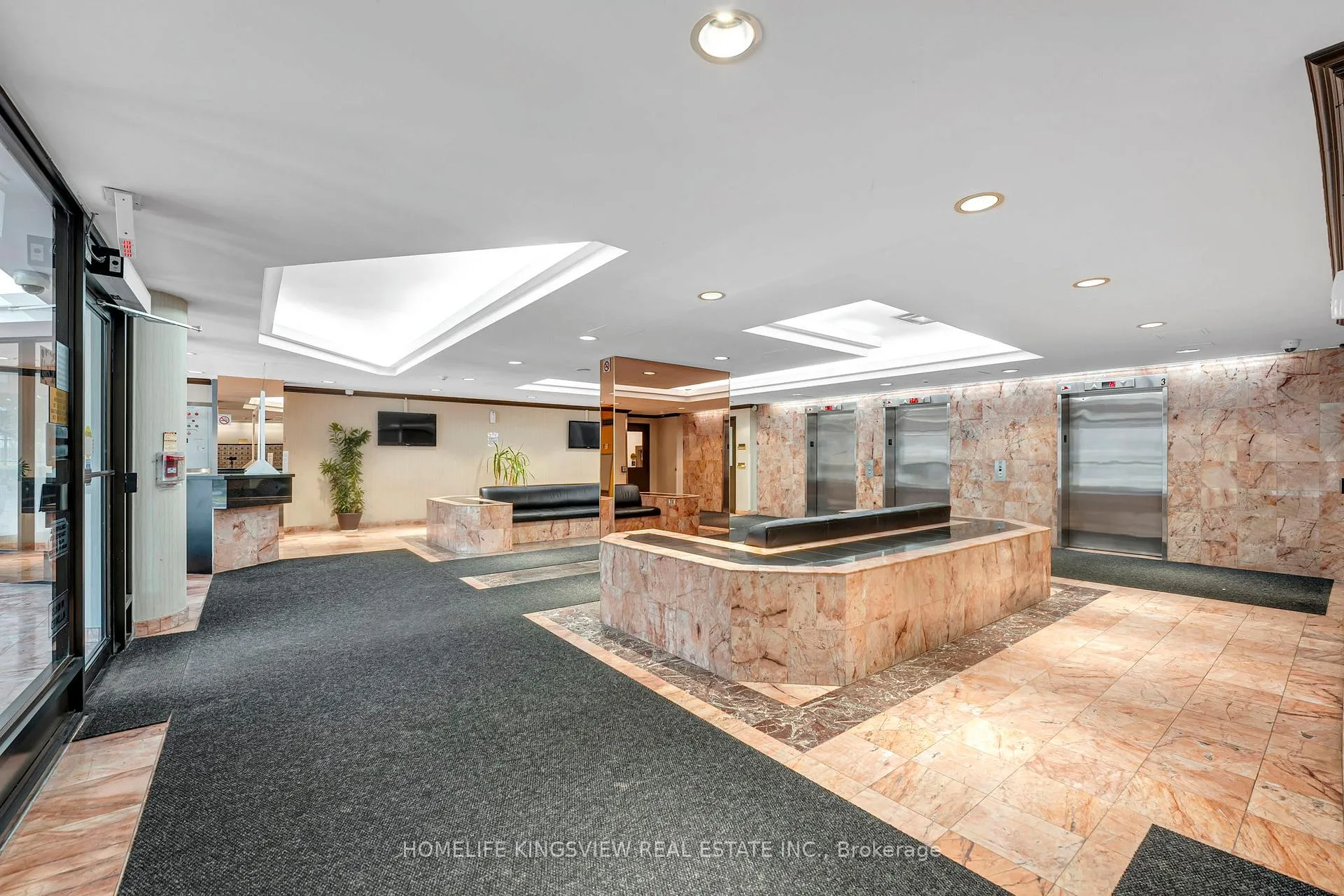 Photo 2 of Unit 806, 1 Rowntree Road, Etobicoke, Mount Olive-Silverstone-Jamestown — HOMEH