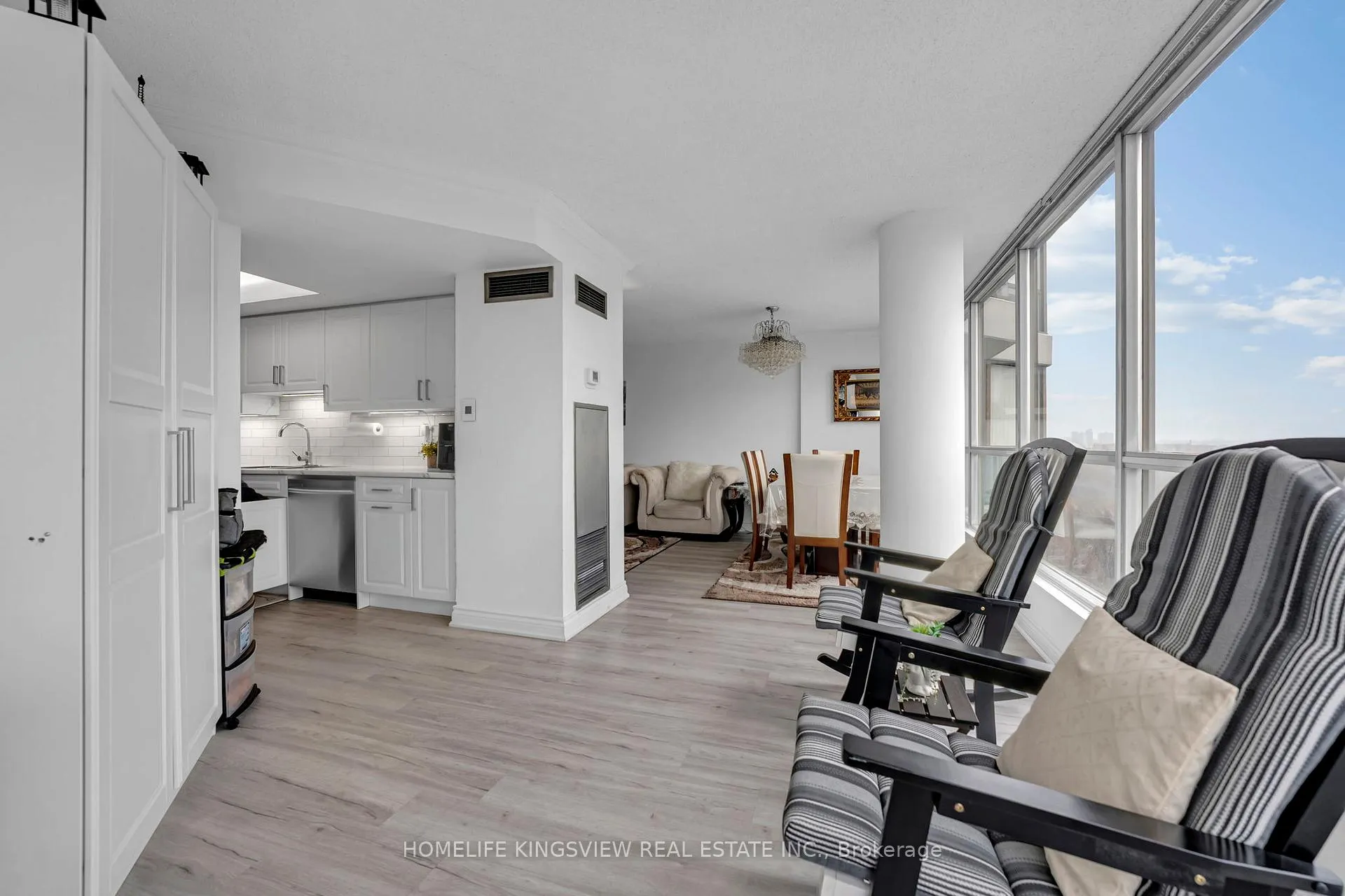 Photo 10 of Unit 806, 1 Rowntree Road, Etobicoke, Mount Olive-Silverstone-Jamestown — HOMEH