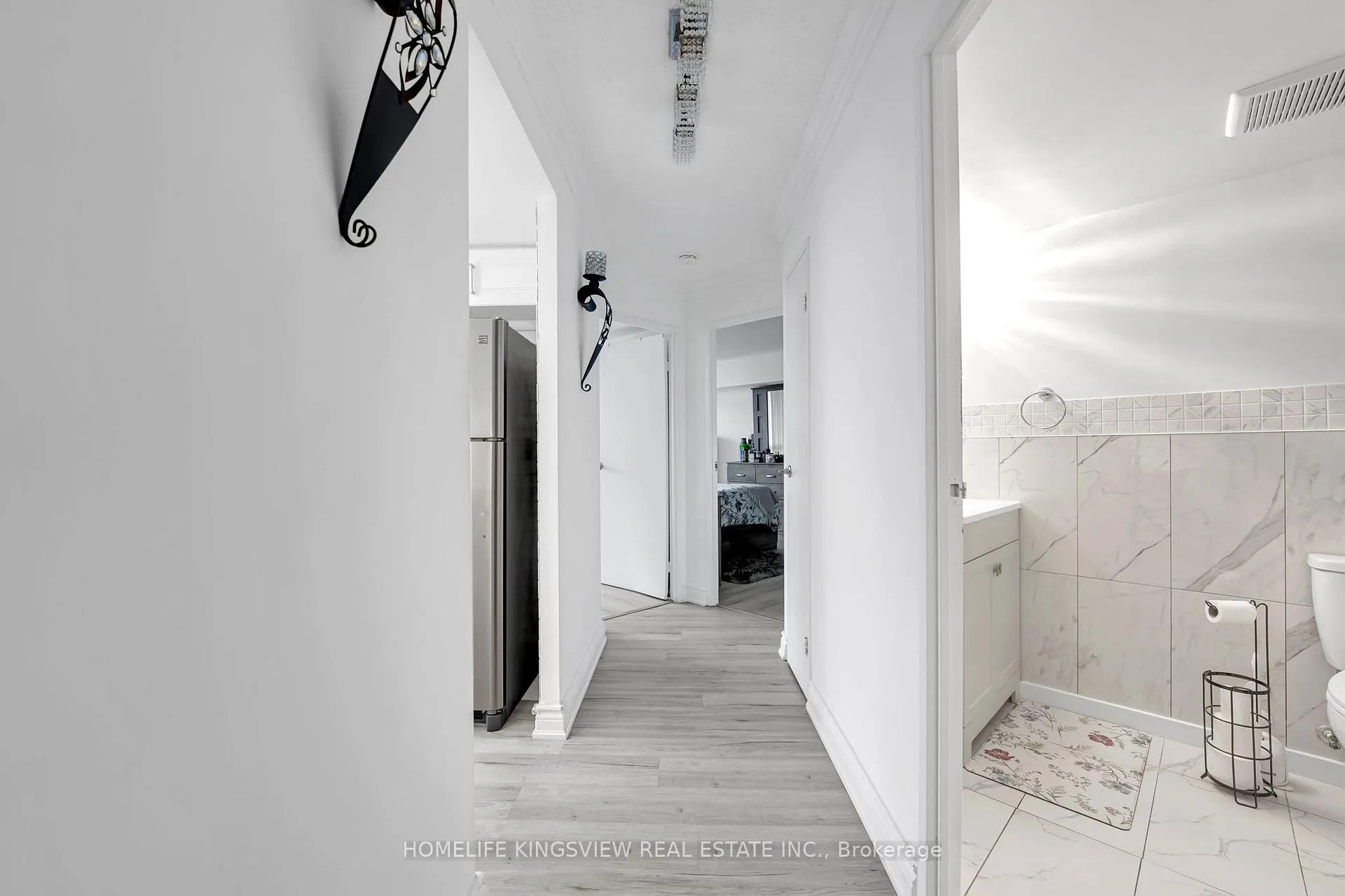 Photo 12 of Unit 806, 1 Rowntree Road, Etobicoke, Mount Olive-Silverstone-Jamestown — HOMEH