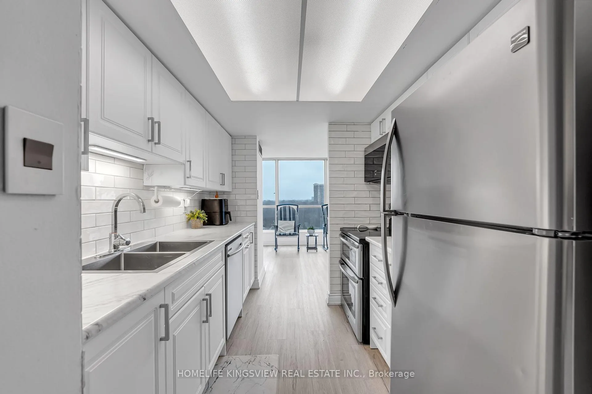 Photo 16 of Unit 806, 1 Rowntree Road, Etobicoke, Mount Olive-Silverstone-Jamestown — HOMEH