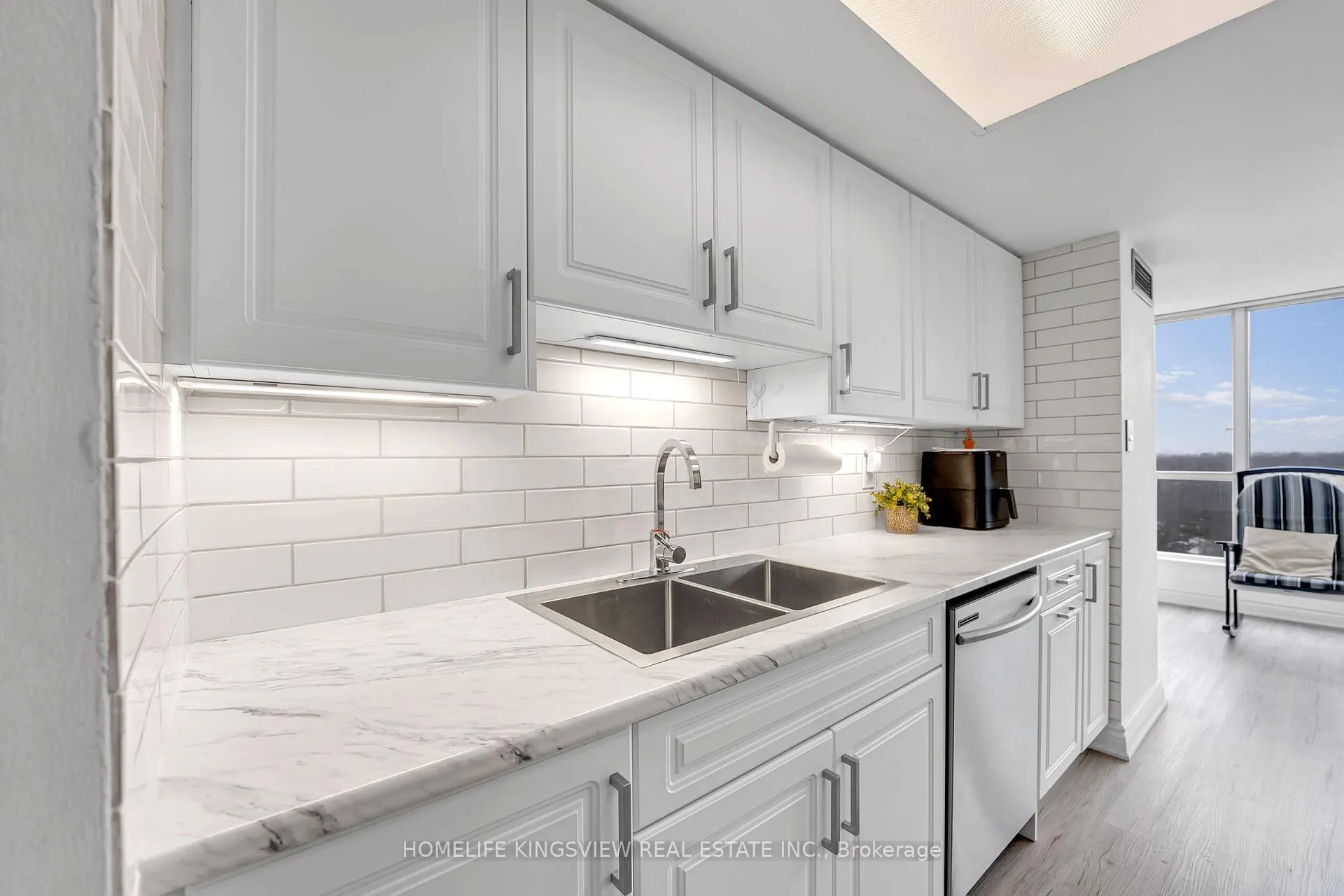 Photo 17 of Unit 806, 1 Rowntree Road, Etobicoke, Mount Olive-Silverstone-Jamestown — HOMEH