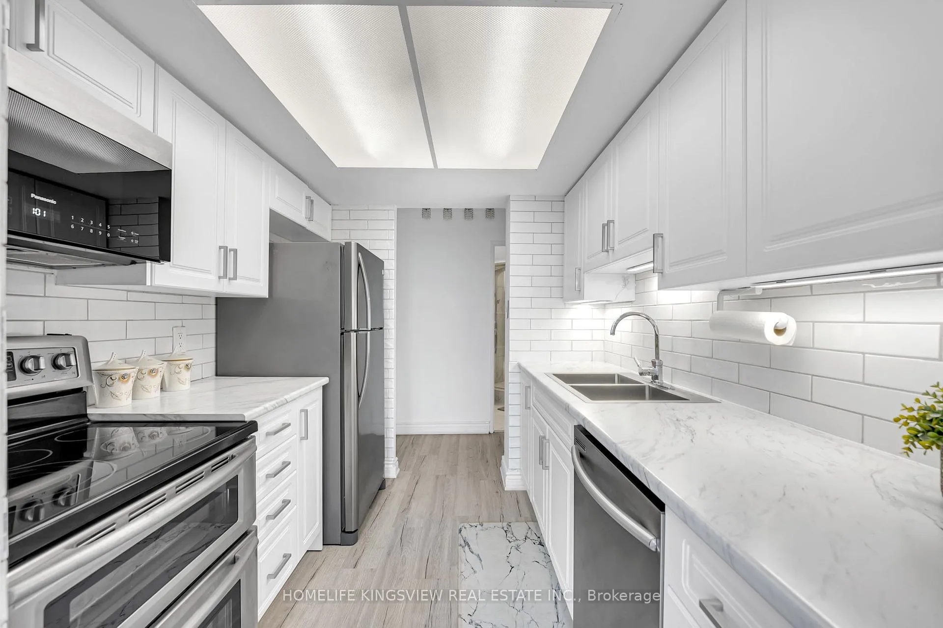 Photo 19 of Unit 806, 1 Rowntree Road, Etobicoke, Mount Olive-Silverstone-Jamestown — HOMEH