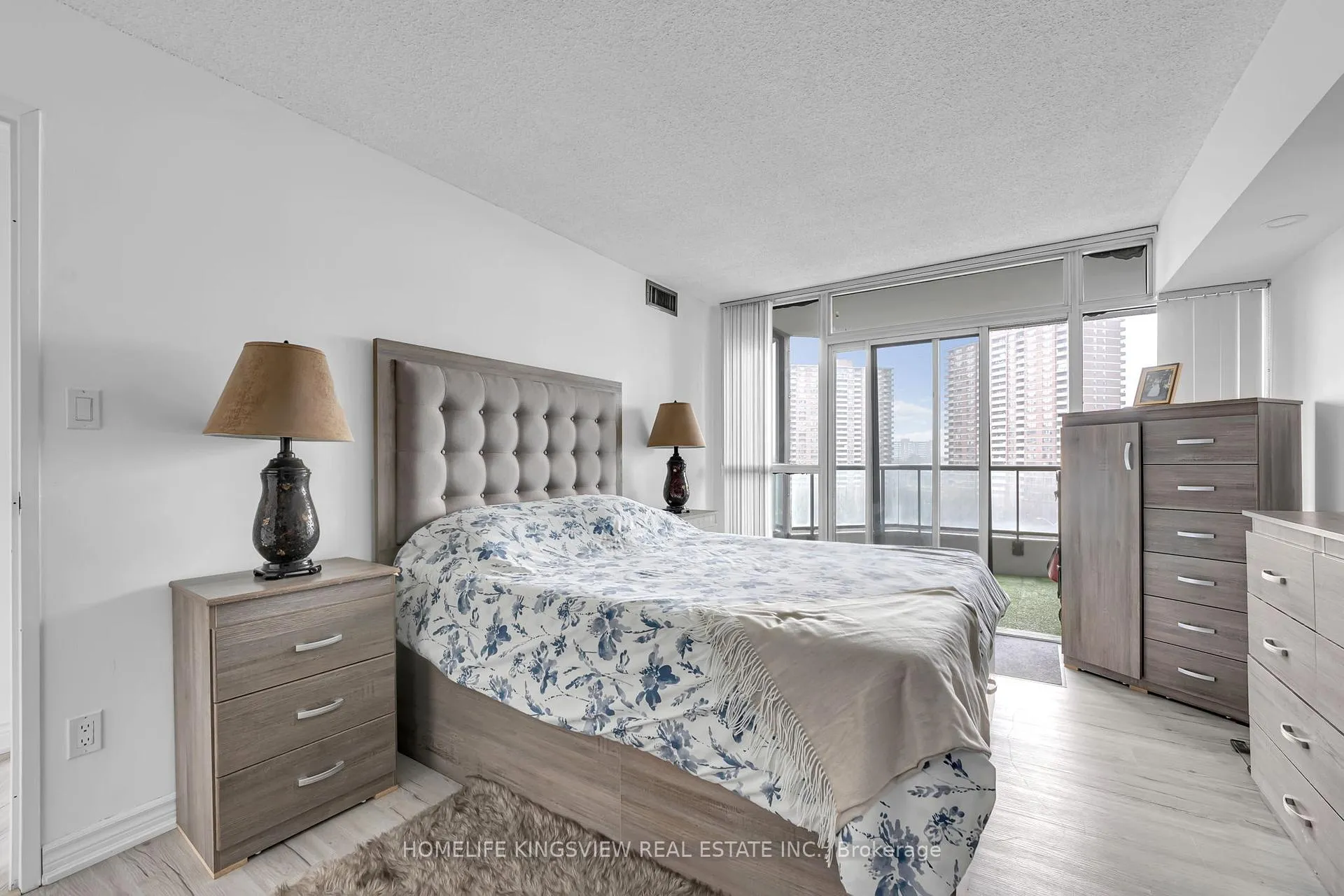 Photo 20 of Unit 806, 1 Rowntree Road, Etobicoke, Mount Olive-Silverstone-Jamestown — HOMEH