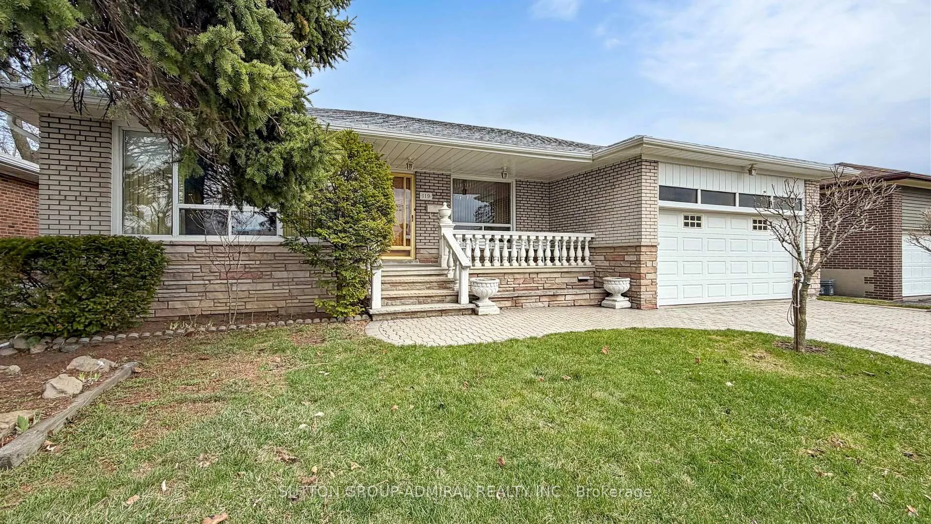 Photo 3 of 119 Brampton Road, Etobicoke, Willowridge-Martingrove-Richview — HOMEH