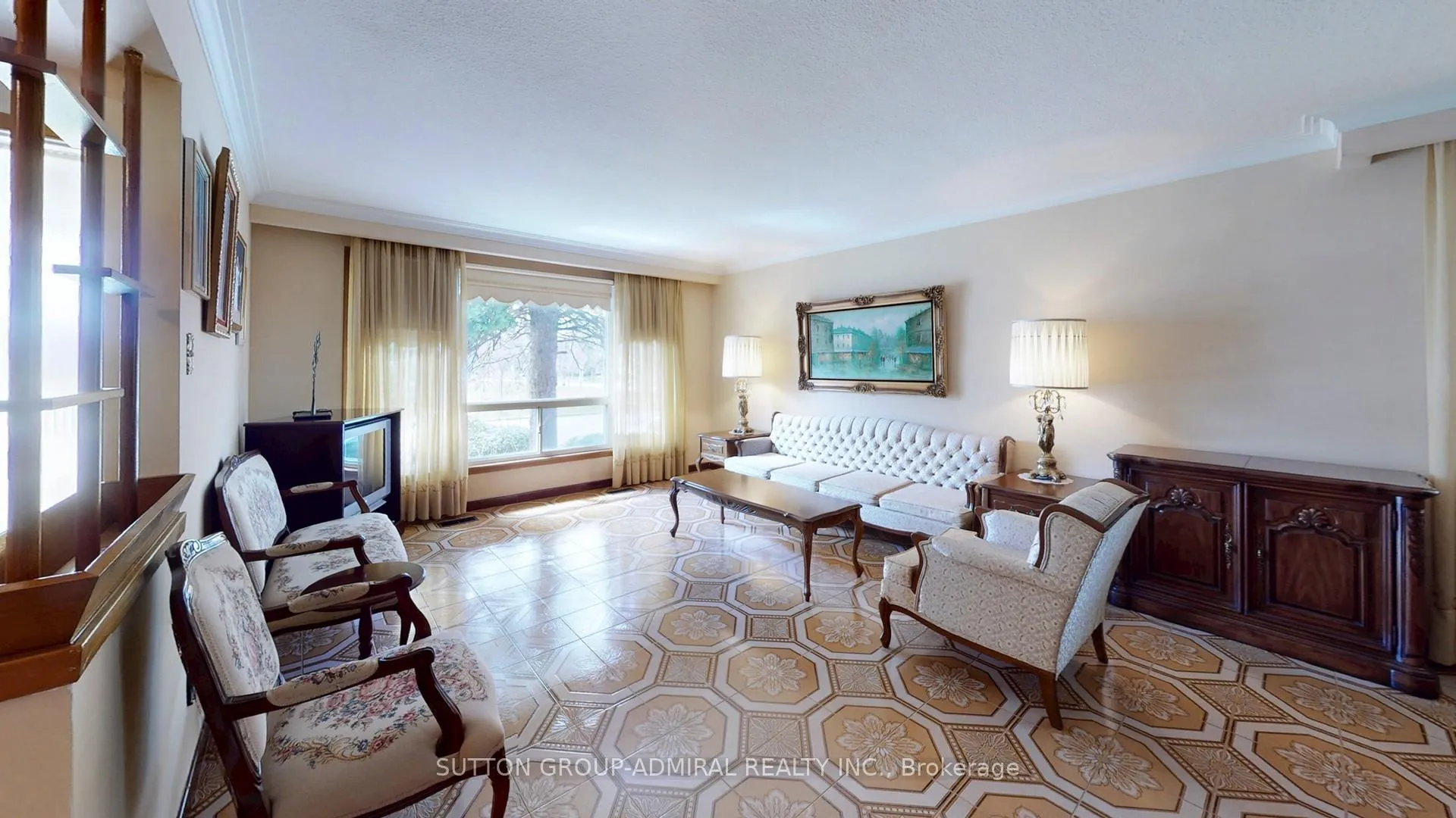 Photo 4 of 119 Brampton Road, Etobicoke, Willowridge-Martingrove-Richview — HOMEH