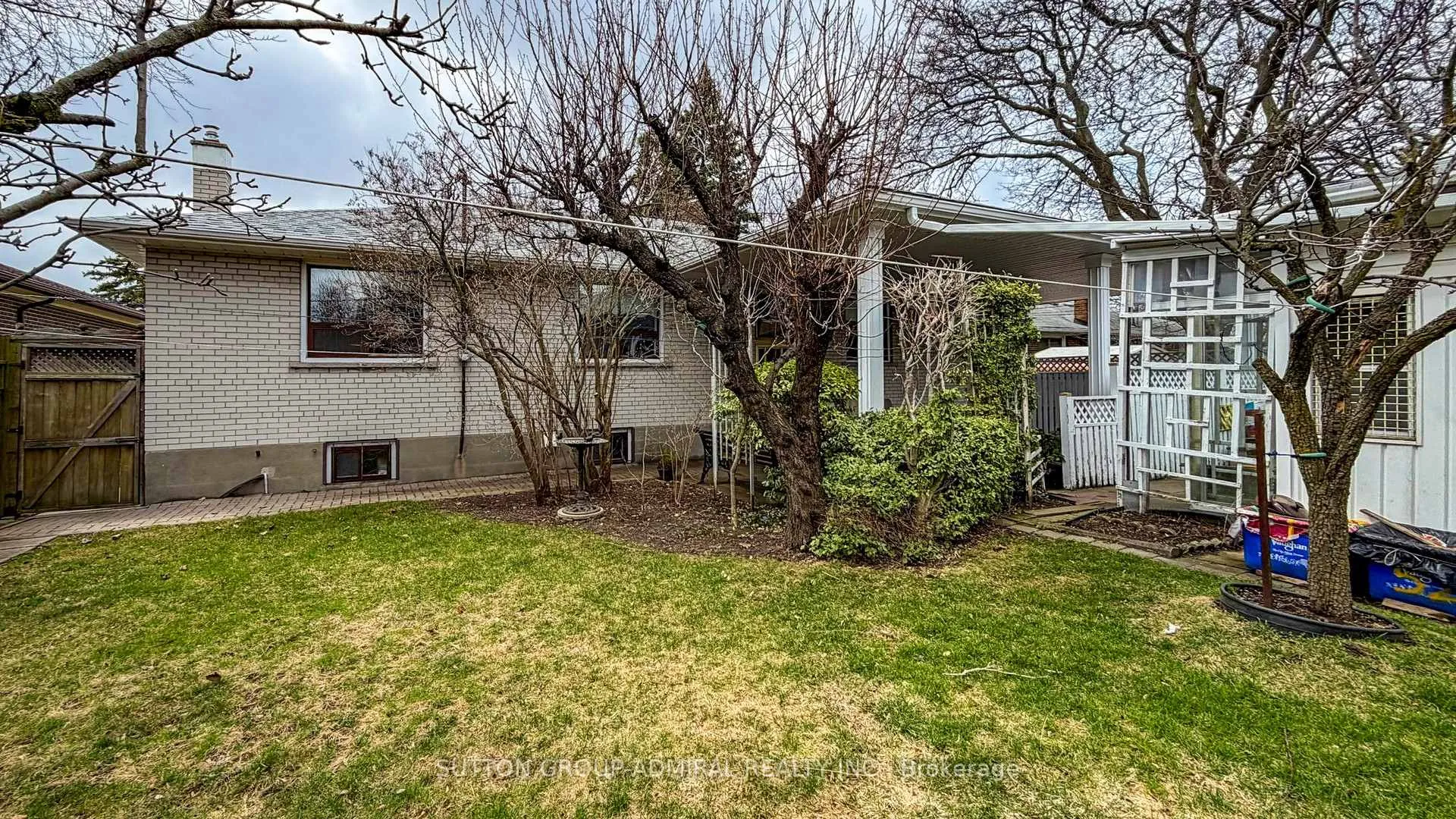 Photo 32 of 119 Brampton Road, Etobicoke, Willowridge-Martingrove-Richview — HOMEH