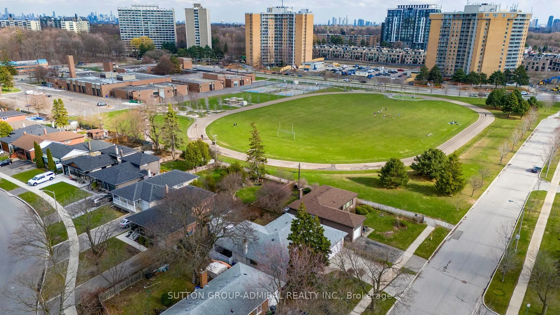 Photo 35 of 119 Brampton Road, Etobicoke, Willowridge-Martingrove-Richview — HOMEH