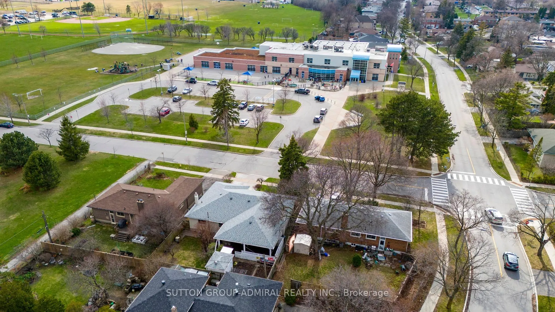 Photo 36 of 119 Brampton Road, Etobicoke, Willowridge-Martingrove-Richview — HOMEH
