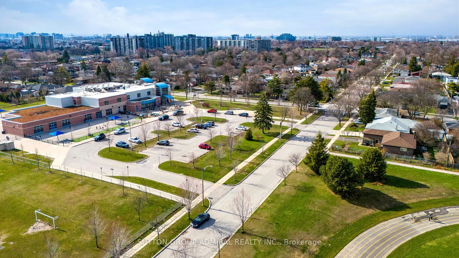 Photo 43 of 119 Brampton Road, Etobicoke, Willowridge-Martingrove-Richview — HOMEH