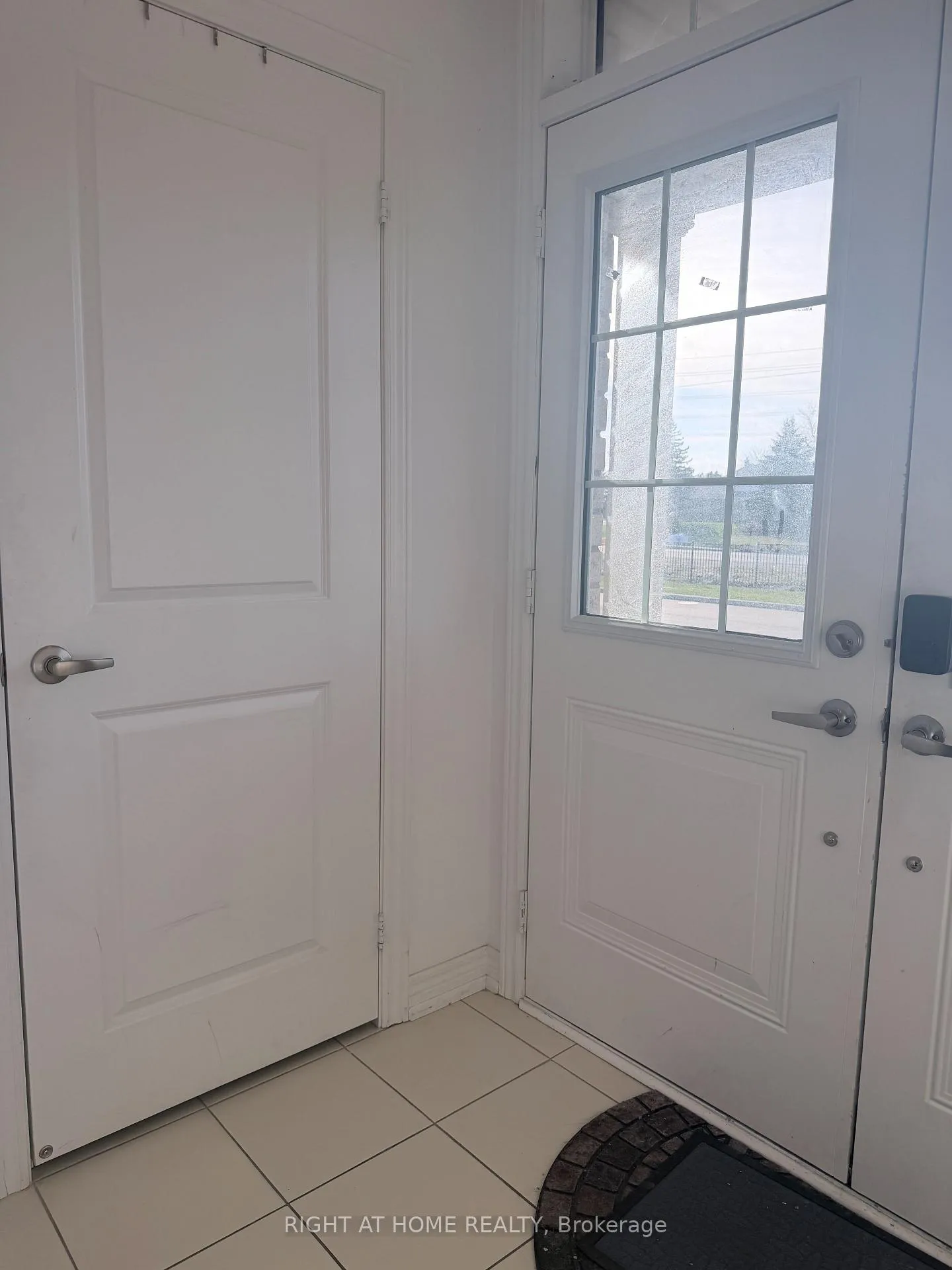Photo 2 of Unit (Upper), 46 Boathouse Road, Brampton, Northwest Brampton — HOMEH