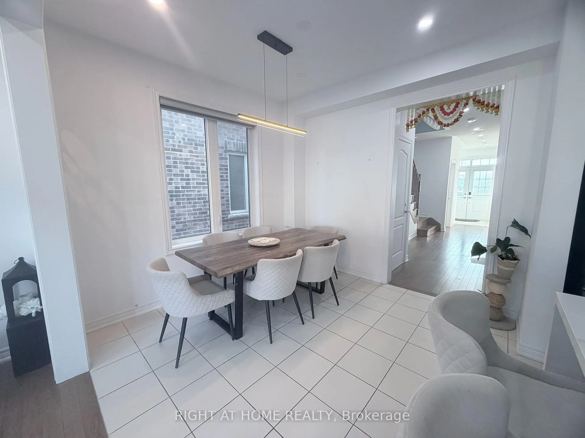 Photo 5 of Unit (Upper), 46 Boathouse Road, Brampton, Northwest Brampton — HOMEH