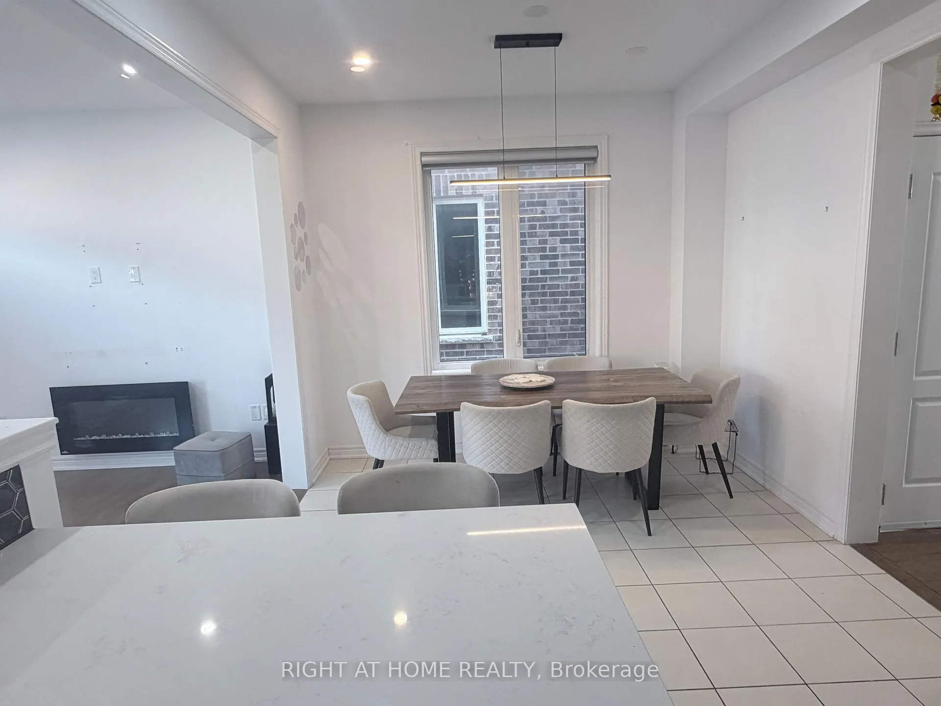 Photo 12 of Unit (Upper), 46 Boathouse Road, Brampton, Northwest Brampton — HOMEH