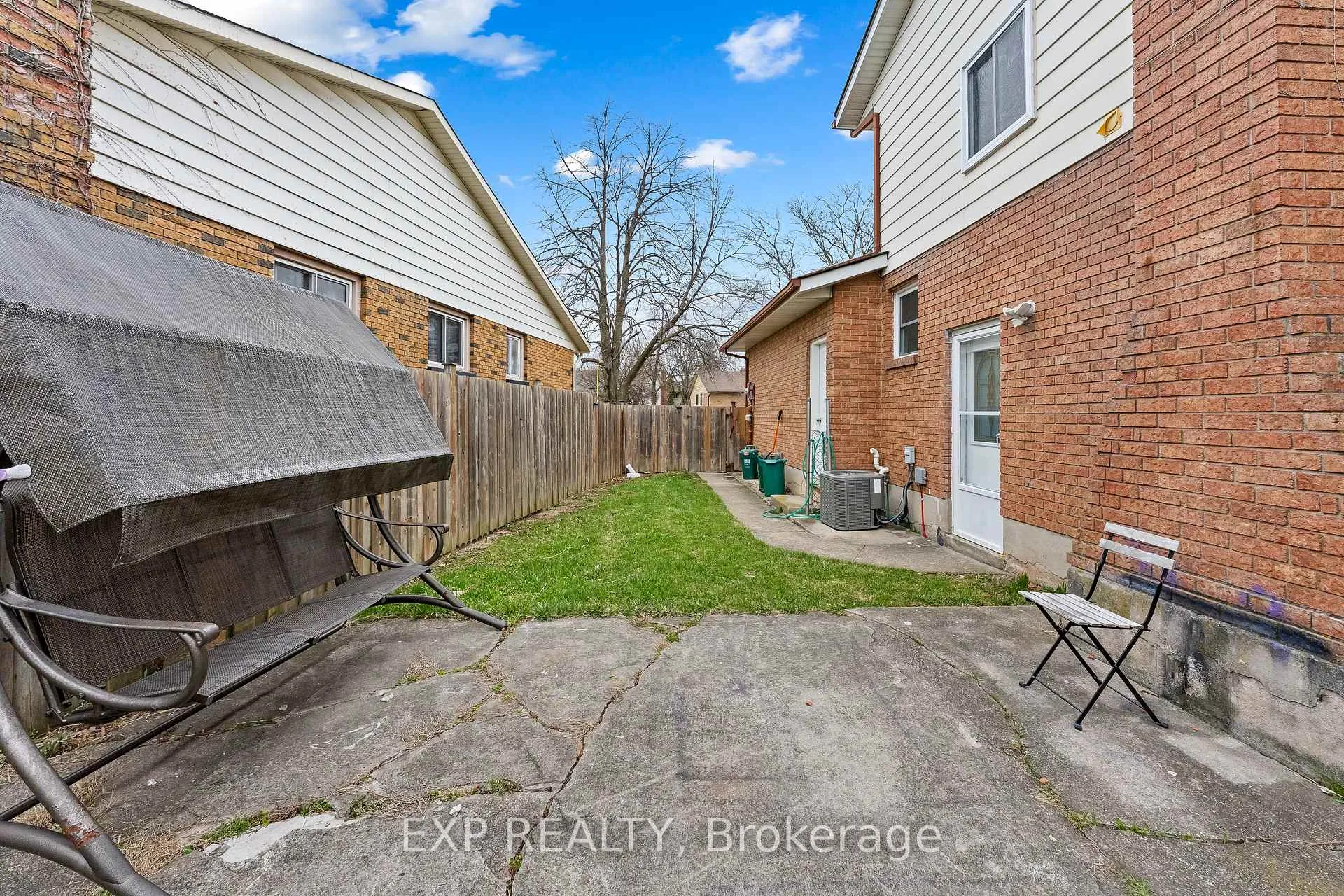 Photo 4 of Unit Unit 1, 14 Baxter Crescent, Thorold, Confederation Heights — HOMEH